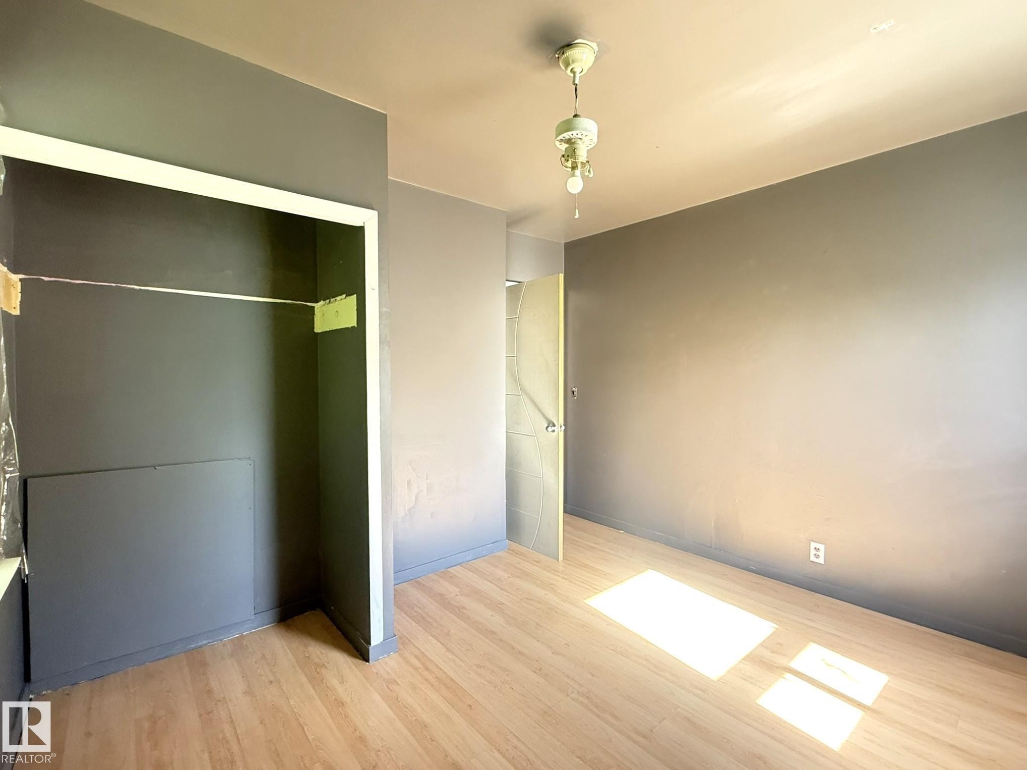 5028 52 Avenue, Breton, AB - Indoor Photo Showing Other Room