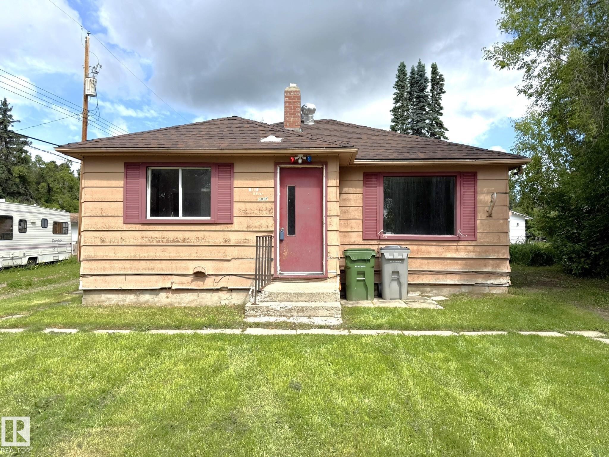 5028 52 Avenue, Breton, AB - Outdoor