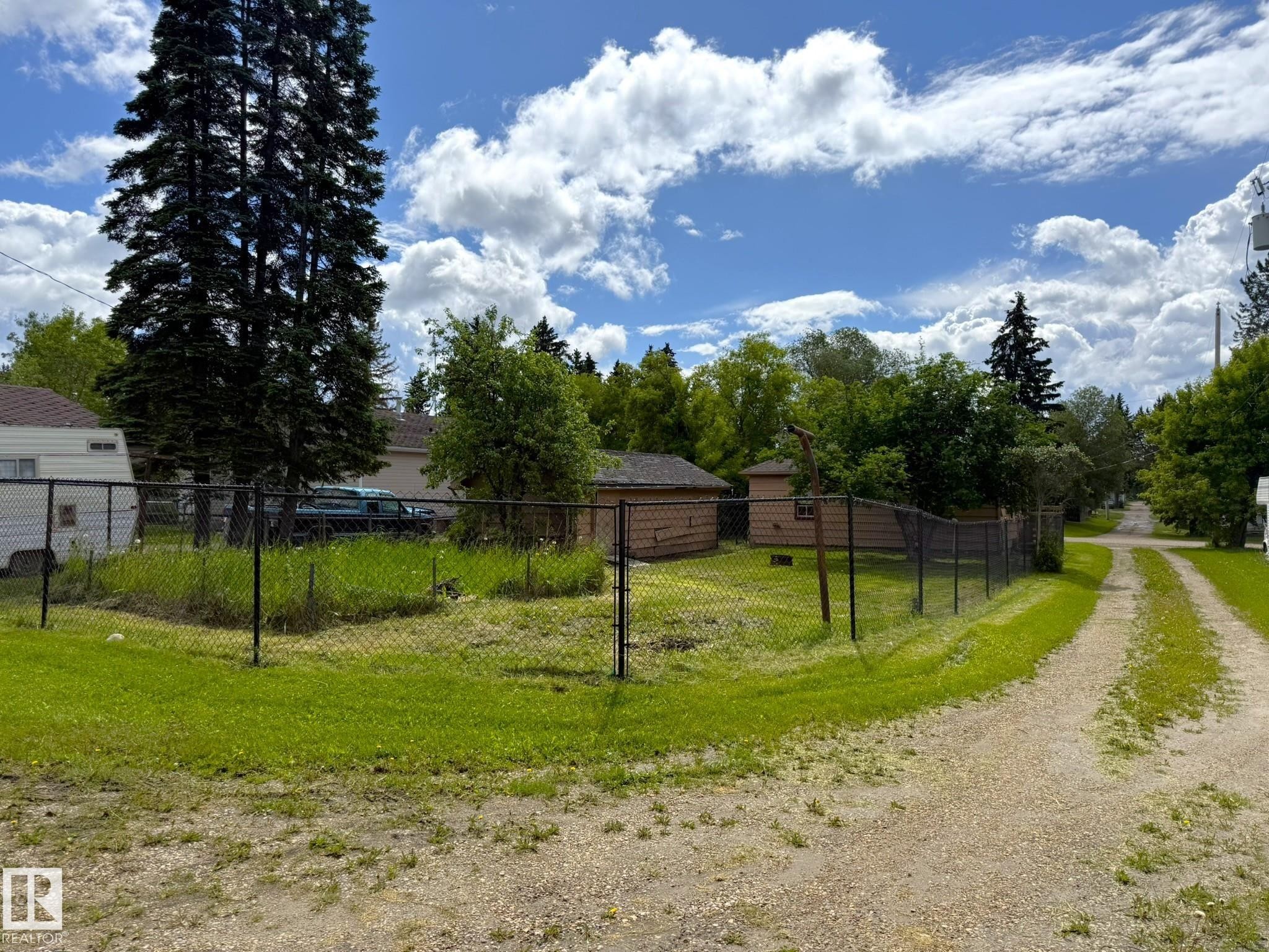 5028 52 Avenue, Breton, AB - Outdoor