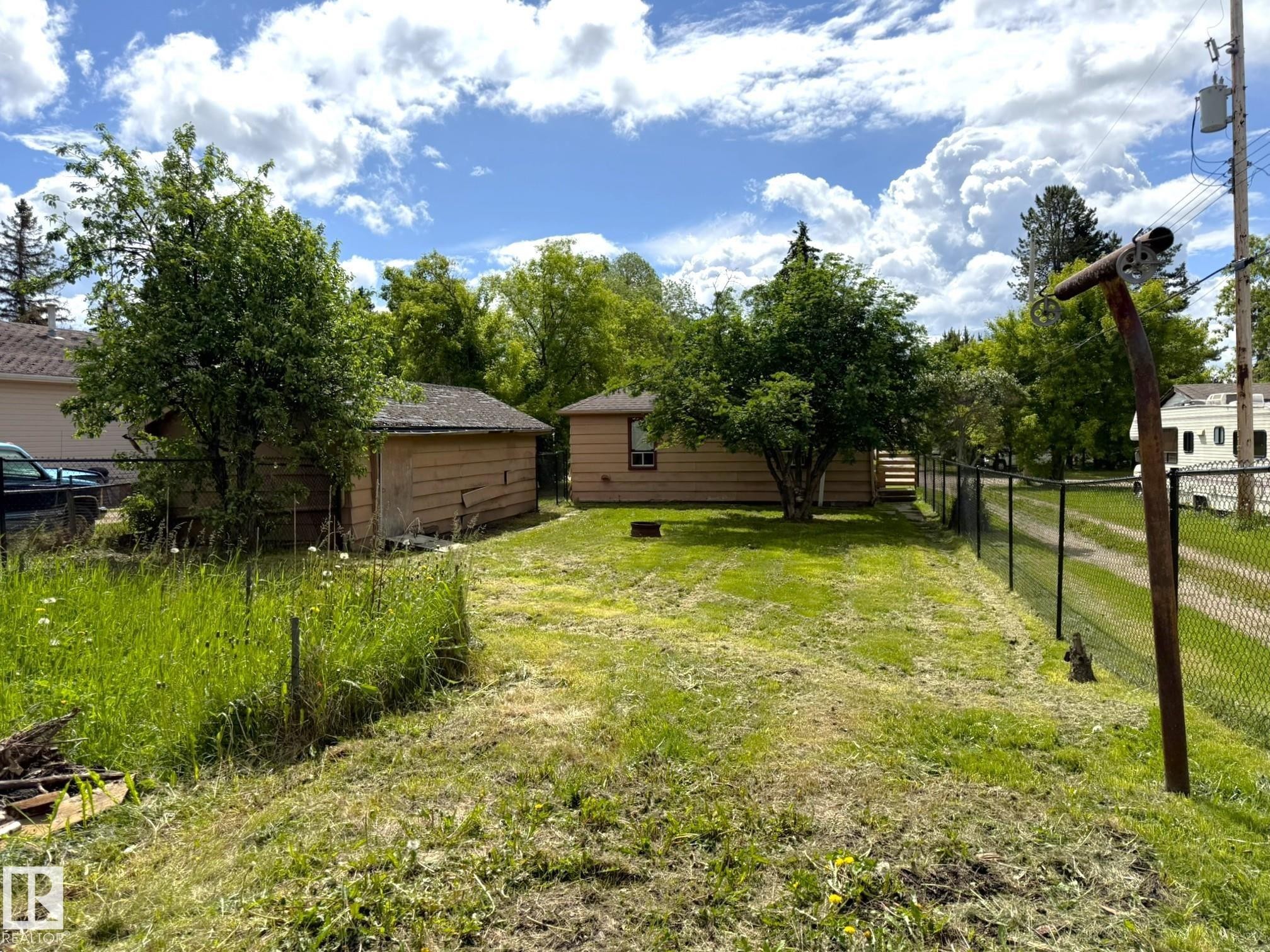5028 52 Avenue, Breton, AB - Outdoor