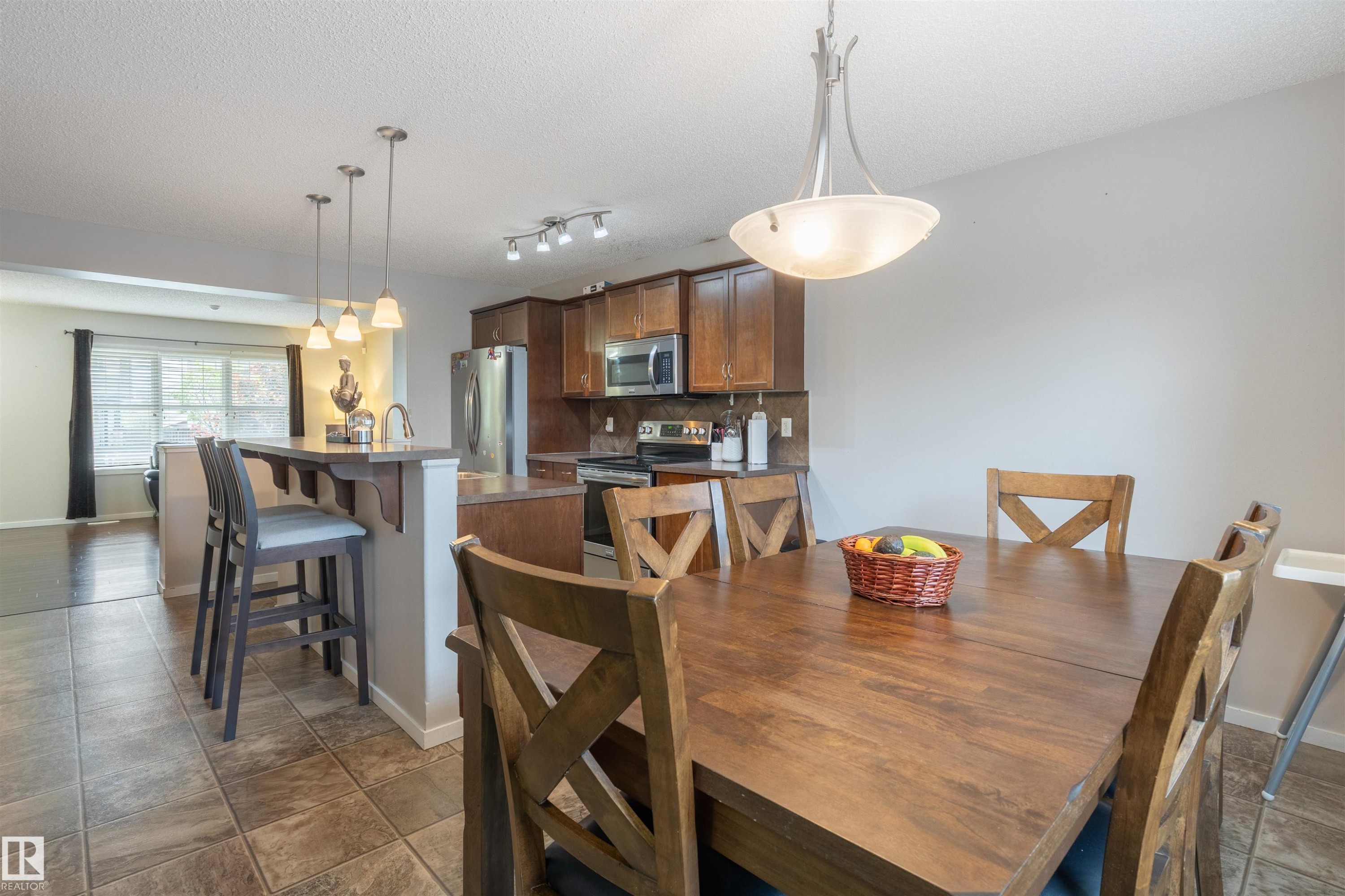 165 62 Street Sw, Edmonton, AB - Indoor Photo Showing Dining Room