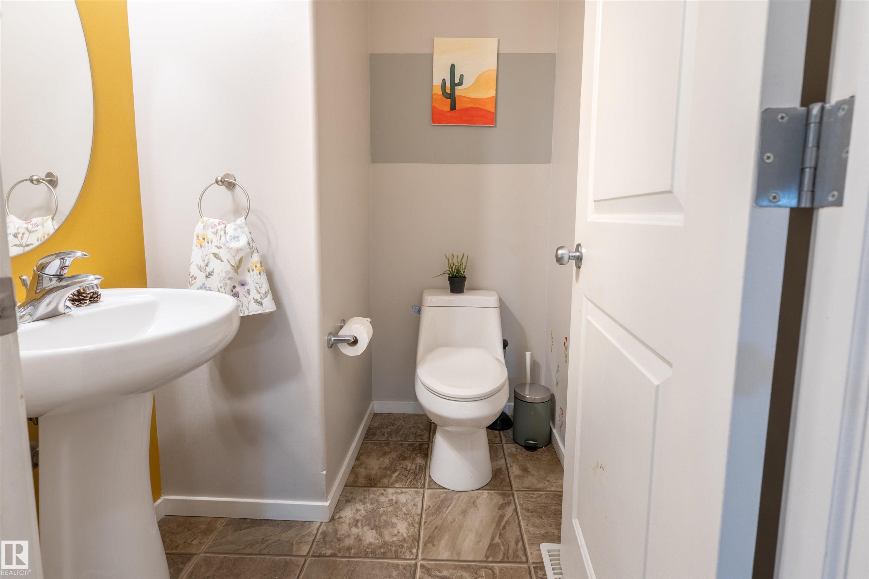 165 62 Street Sw, Edmonton, AB - Indoor Photo Showing Bathroom
