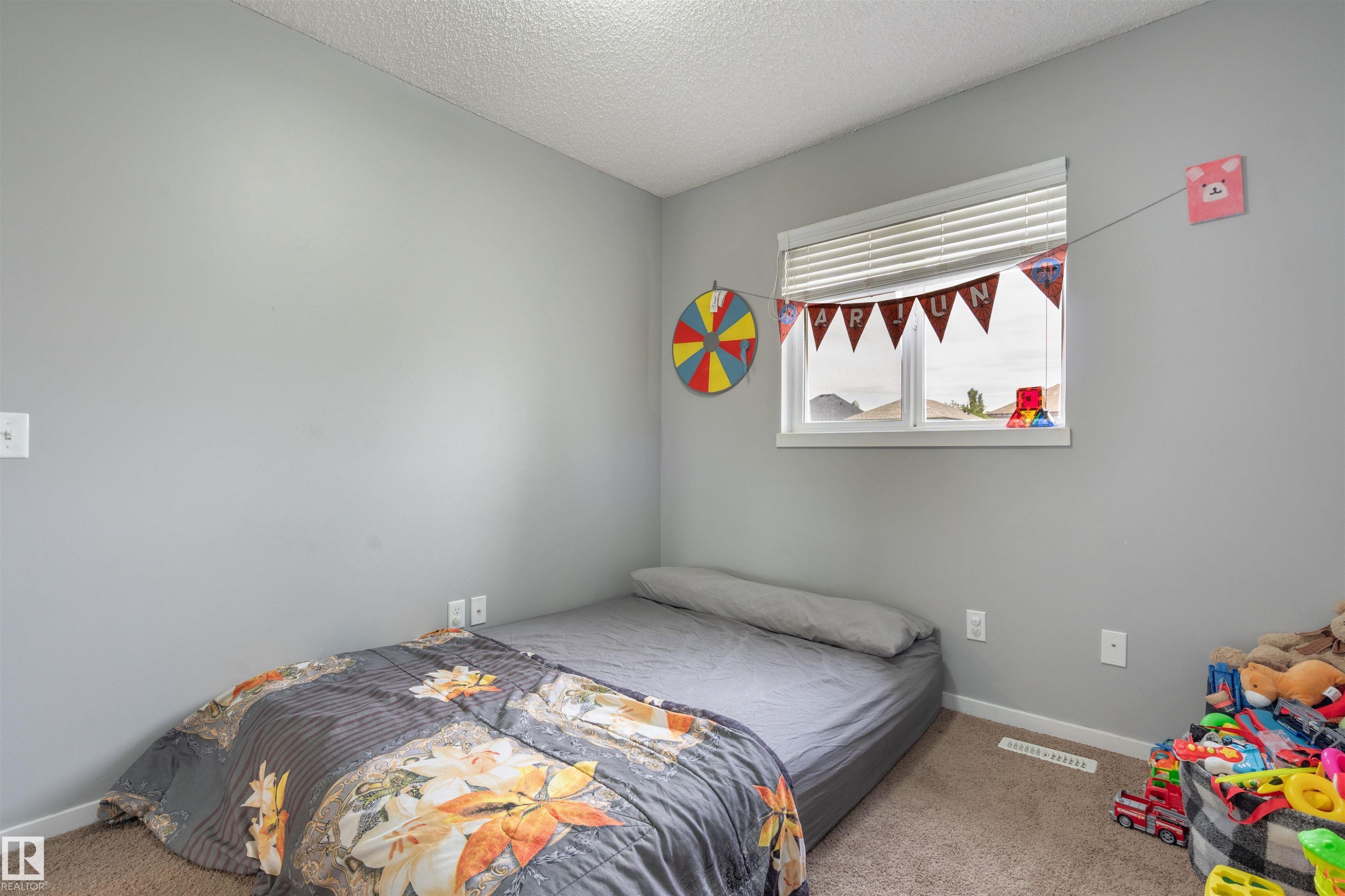 165 62 Street Sw, Edmonton, AB - Indoor Photo Showing Bedroom