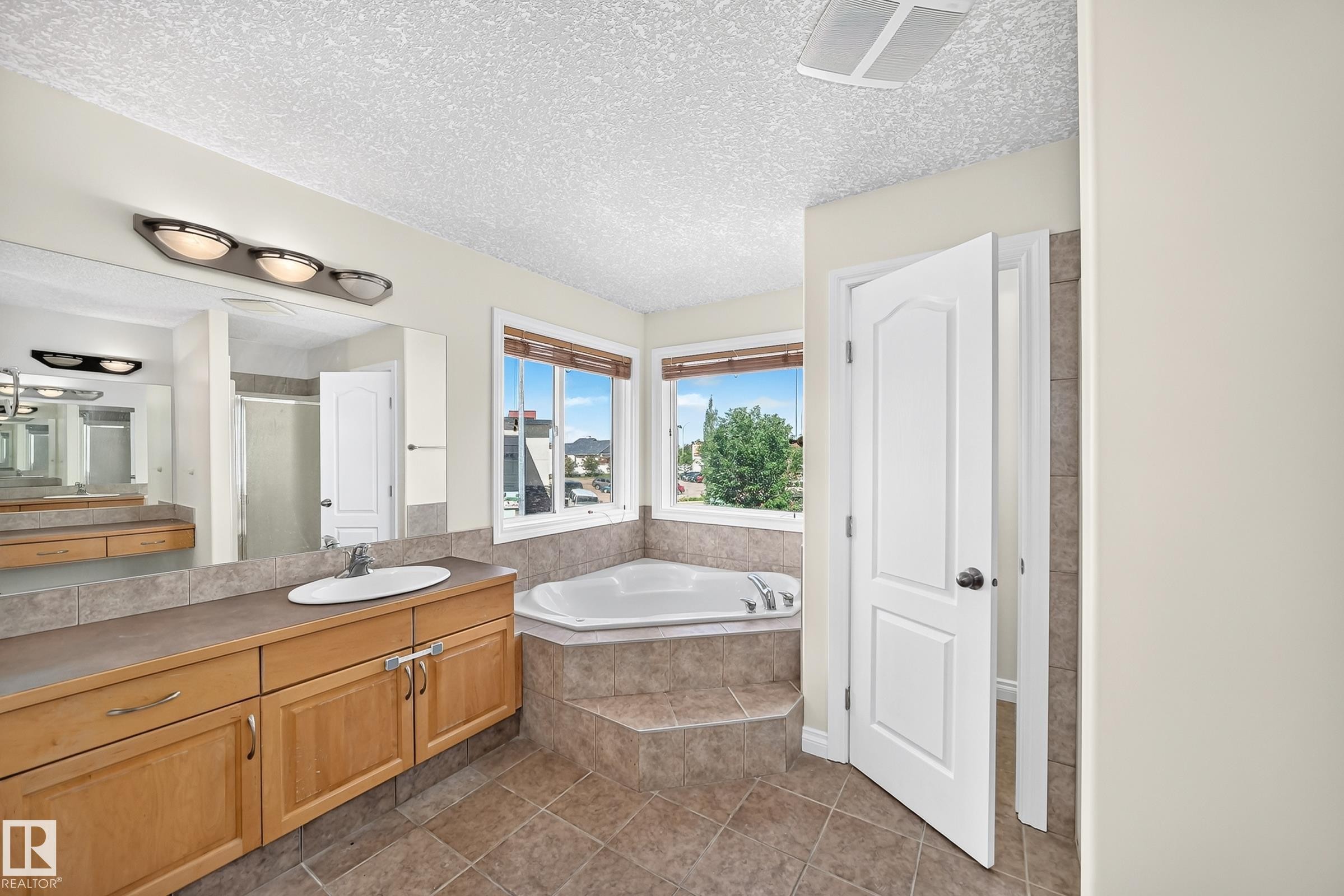 16616 70 Street Nw, Edmonton, AB