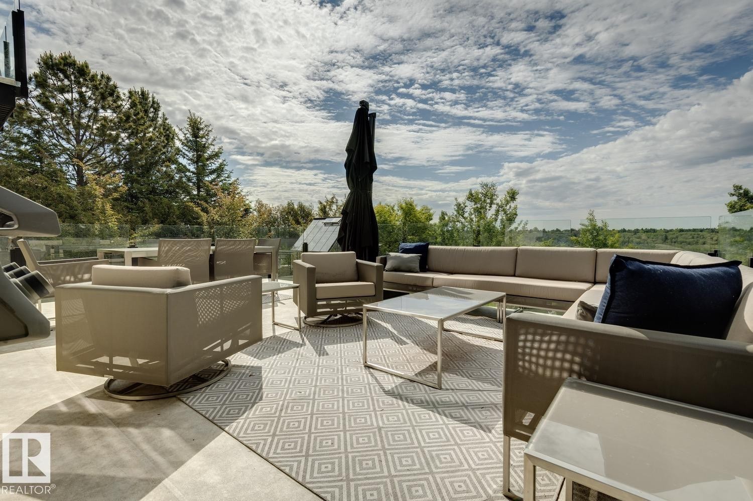 15309 Rio Terrace Drive Nw, Edmonton, AB - Outdoor