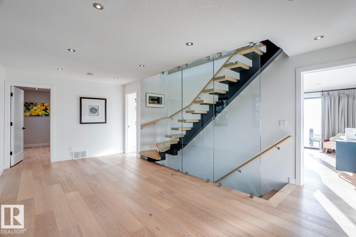15309 Rio Terrace Drive Nw, Edmonton, AB - Indoor Photo Showing Other Room