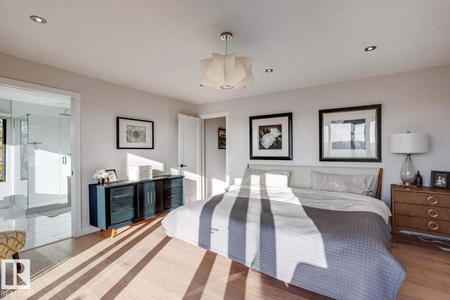 15309 Rio Terrace Drive Nw, Edmonton, AB - Indoor Photo Showing Bedroom