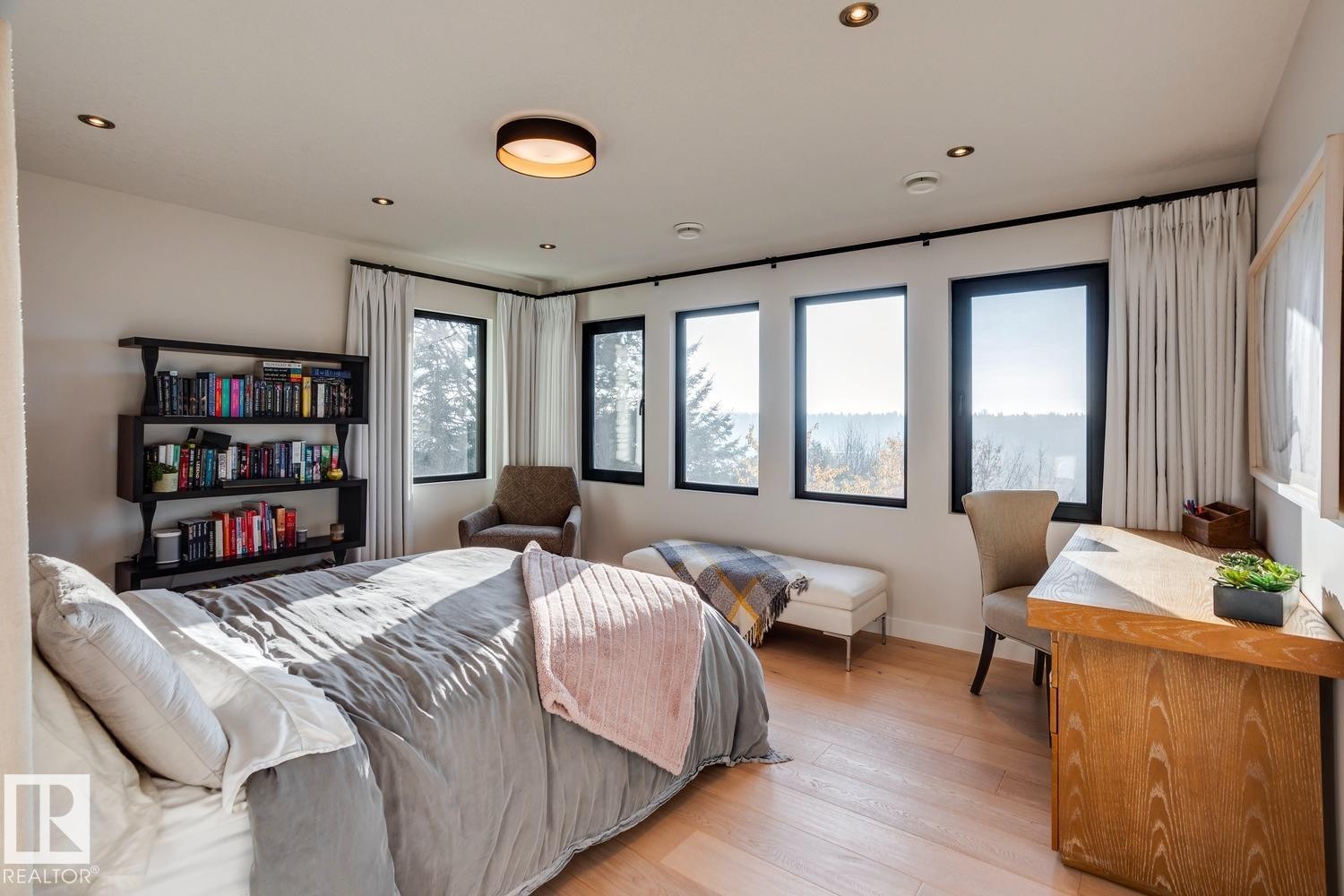 15309 Rio Terrace Drive Nw, Edmonton, AB - Indoor Photo Showing Other Room