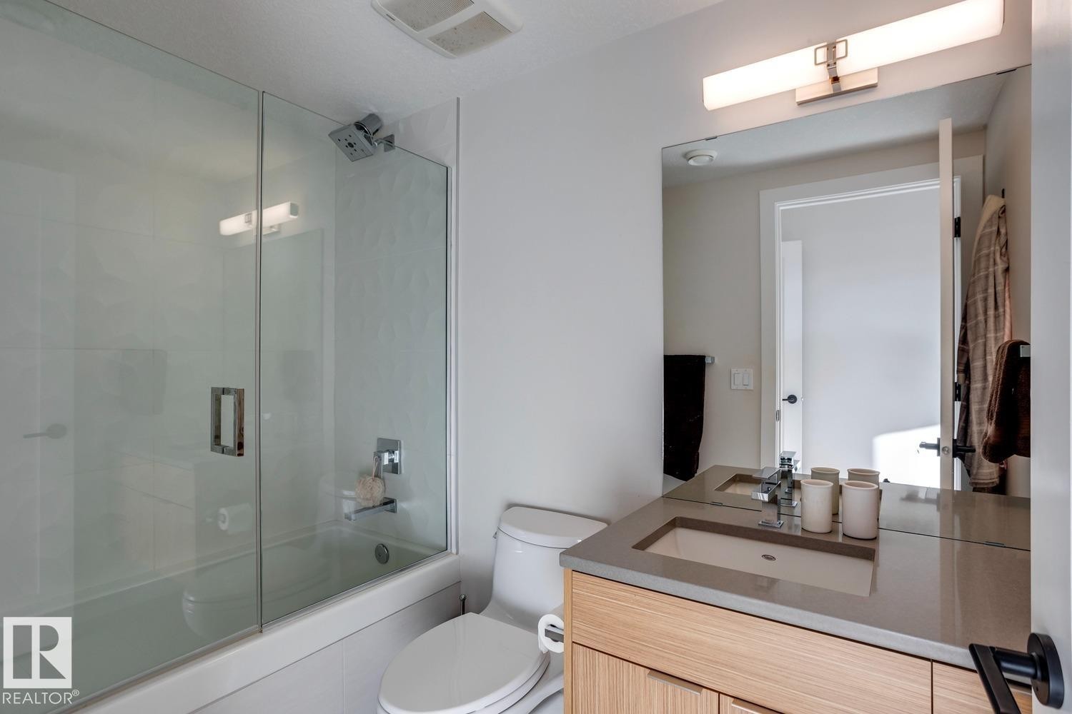 15309 Rio Terrace Drive Nw, Edmonton, AB - Indoor Photo Showing Bathroom
