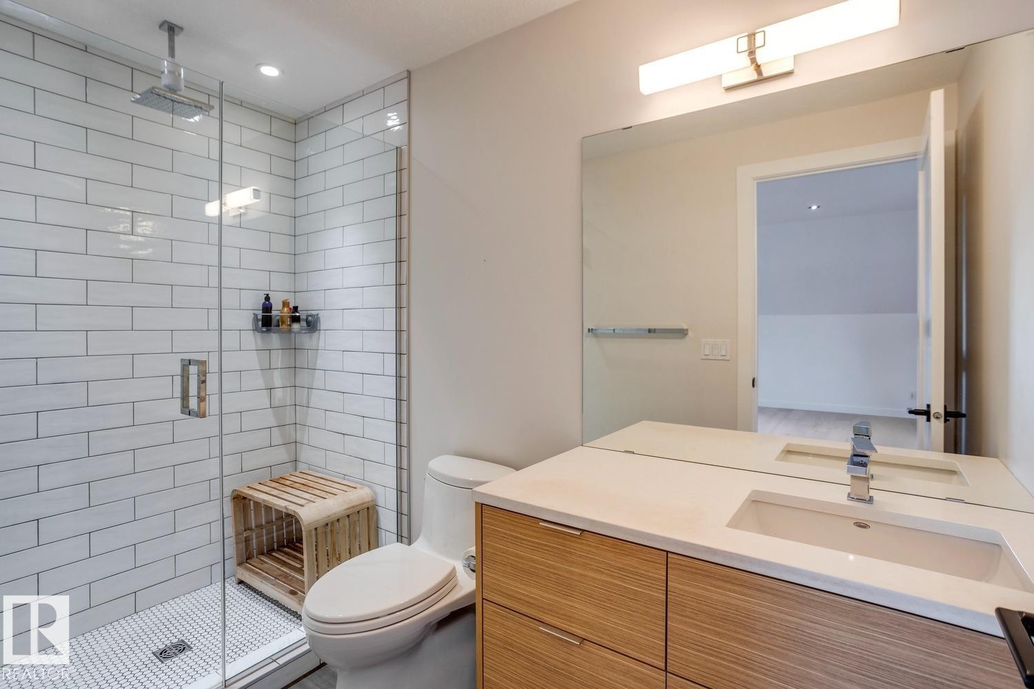 15309 Rio Terrace Drive Nw, Edmonton, AB - Indoor Photo Showing Bathroom