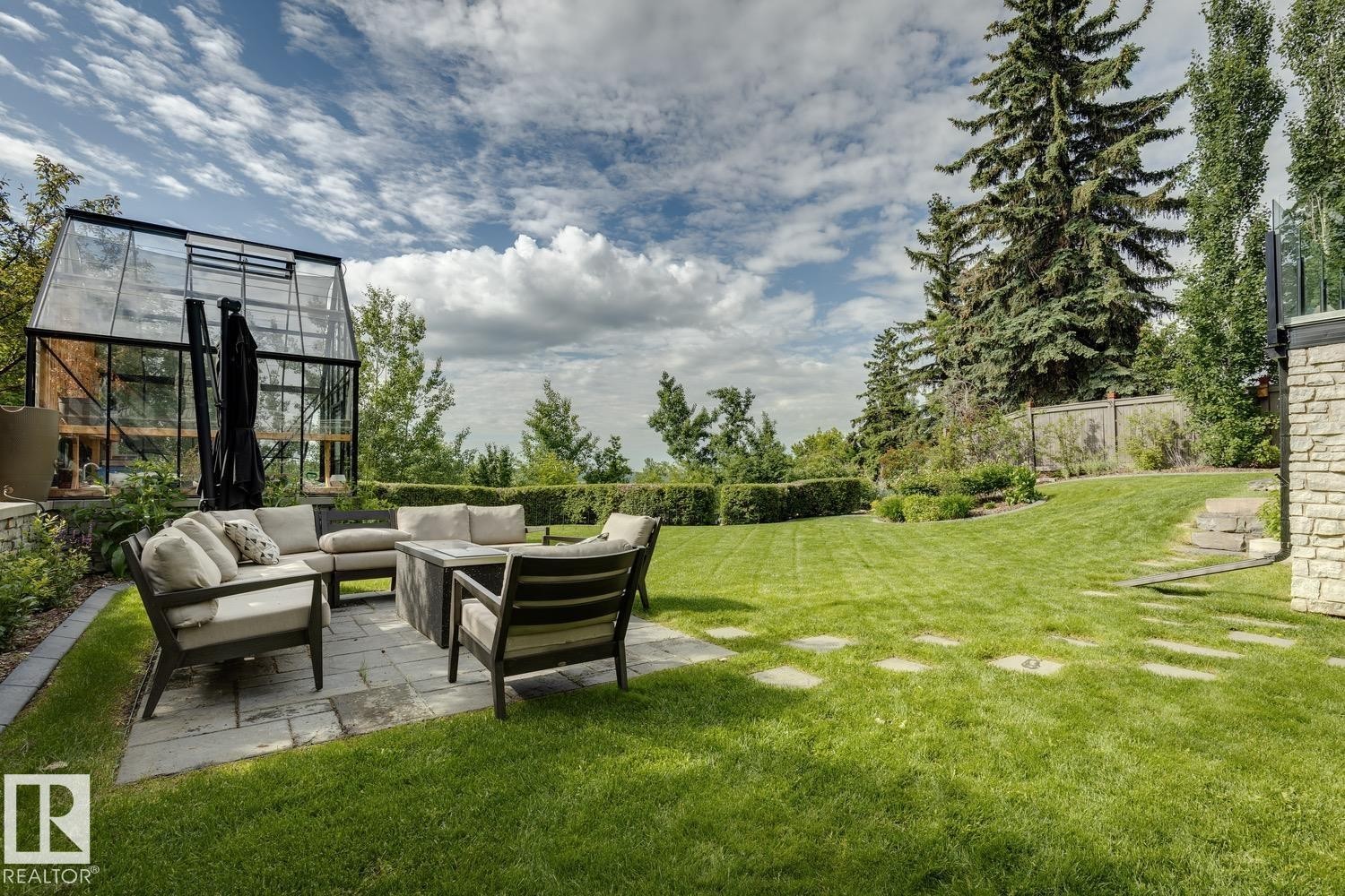 15309 Rio Terrace Drive Nw, Edmonton, AB - Outdoor