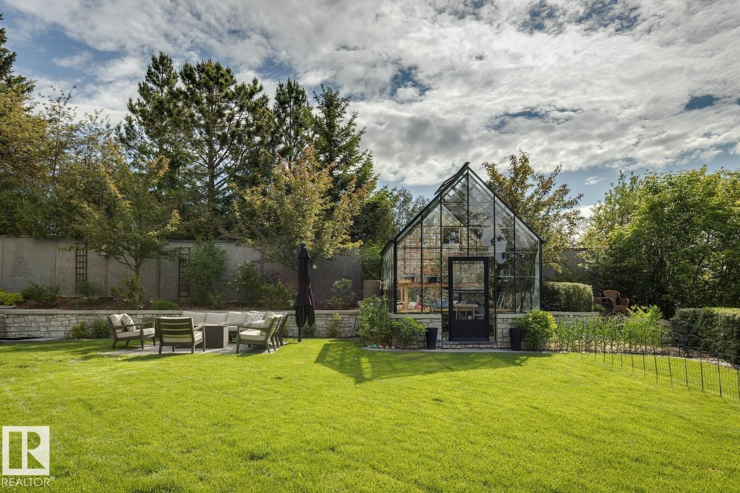 15309 Rio Terrace Drive Nw, Edmonton, AB - Outdoor