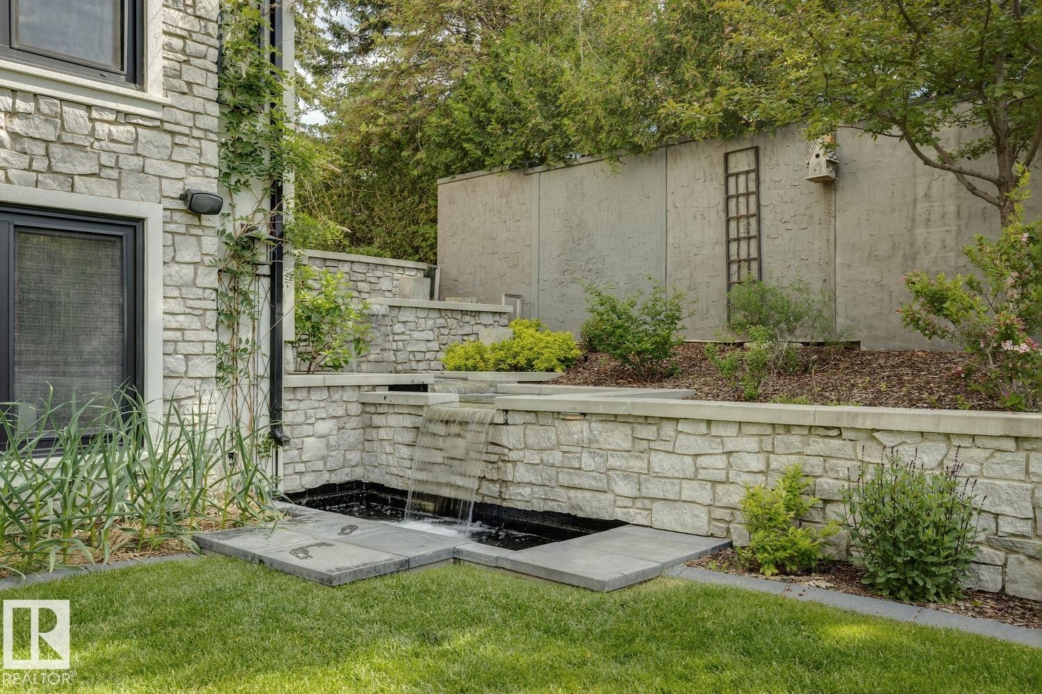 15309 Rio Terrace Drive Nw, Edmonton, AB - Outdoor