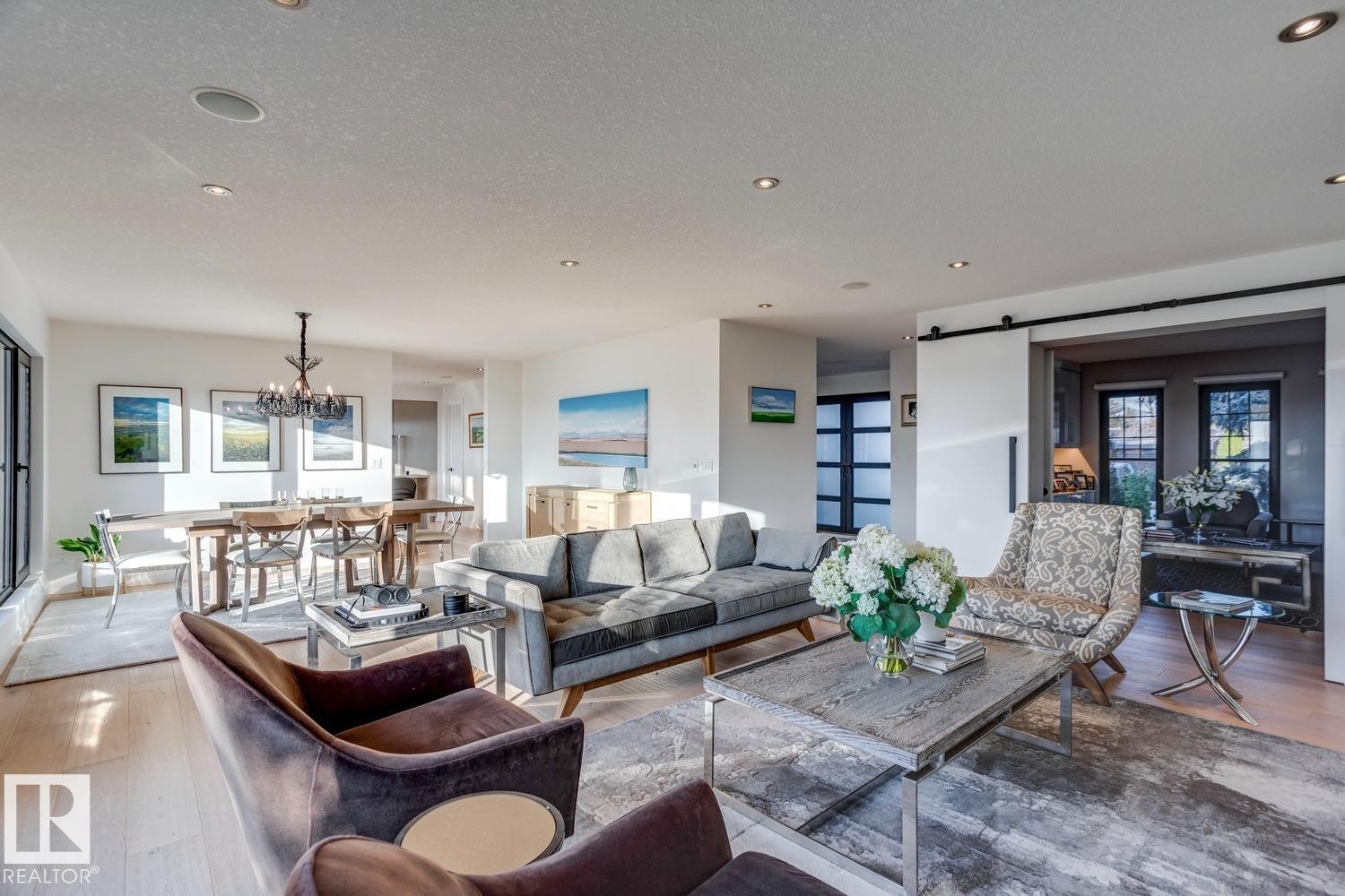 15309 Rio Terrace Drive Nw, Edmonton, AB - Indoor Photo Showing Living Room