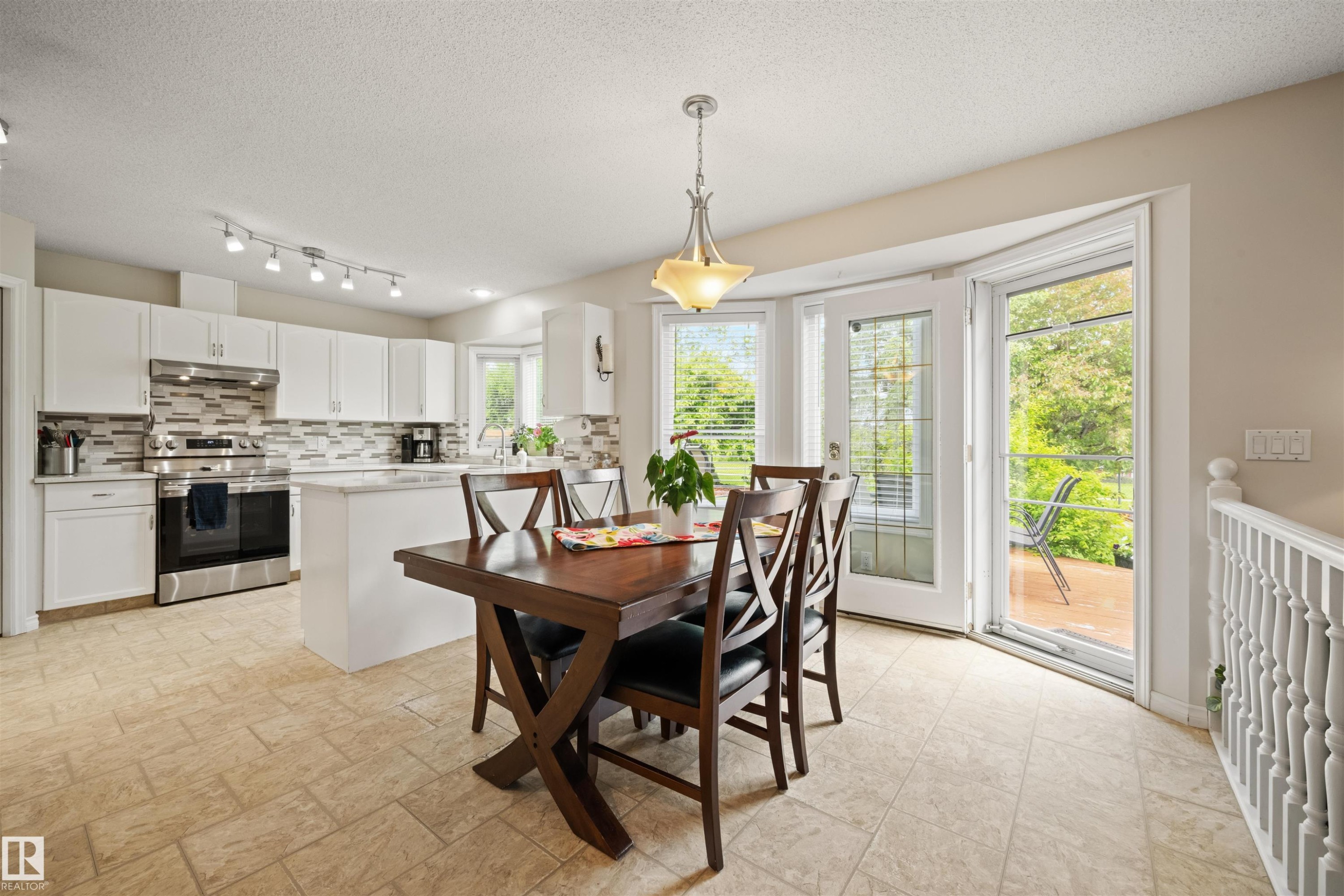 15631 63 Street, Edmonton, AB