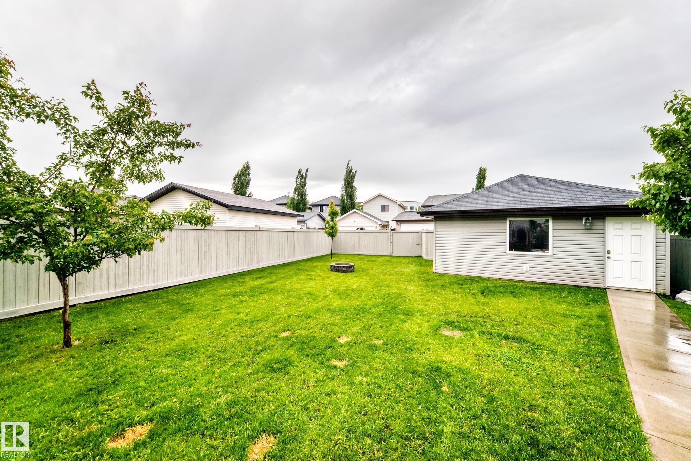 5233 2A Avenue Sw, Edmonton, AB - Outdoor