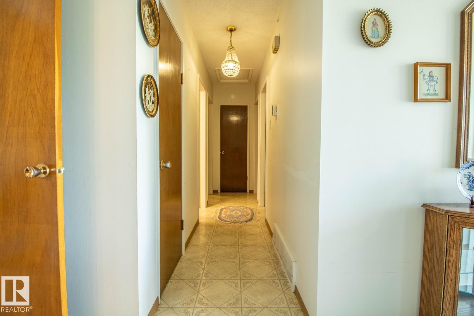 14107 58 Street Nw, Edmonton, AB - Indoor Photo Showing Other Room