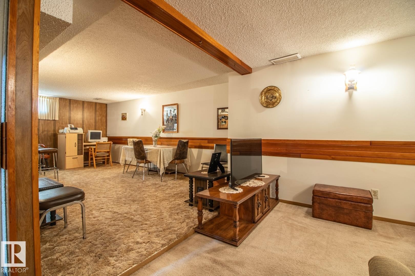 14107 58 Street Nw, Edmonton, AB - Indoor Photo Showing Other Room