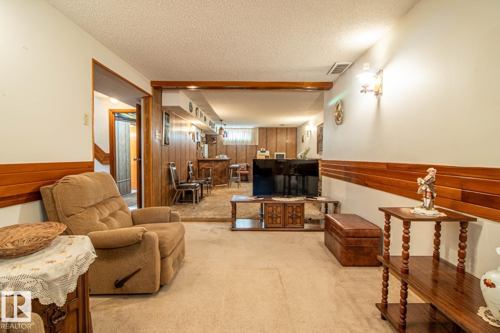 14107 58 Street Nw, Edmonton, AB - Indoor