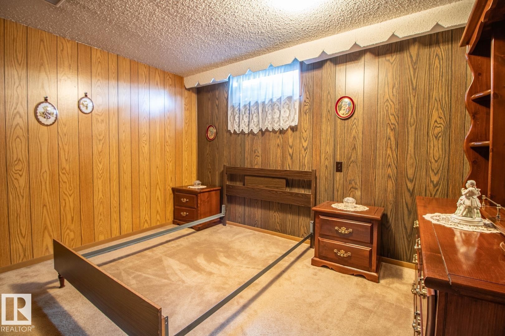14107 58 Street Nw, Edmonton, AB - Indoor Photo Showing Other Room