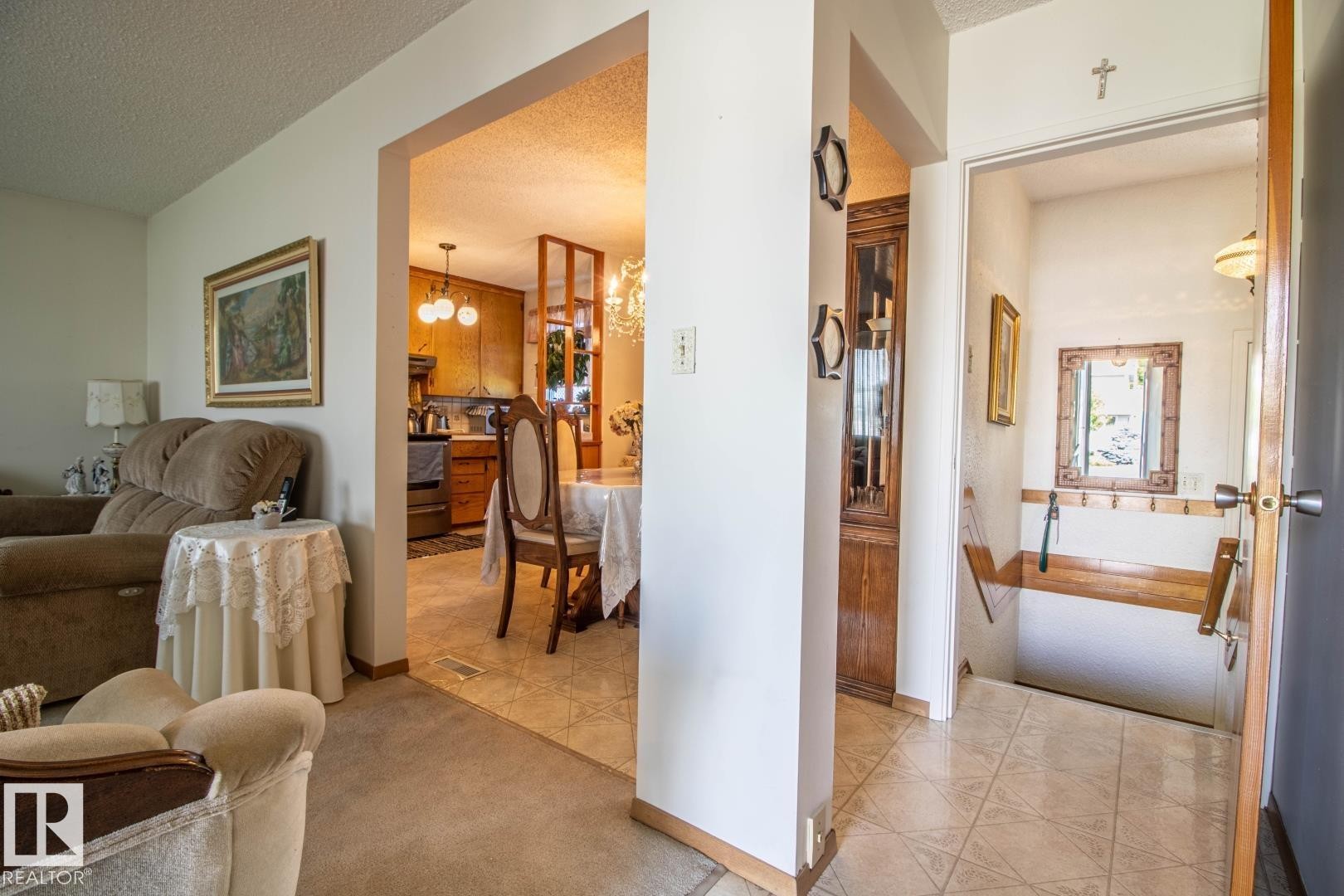14107 58 Street Nw, Edmonton, AB - Indoor
