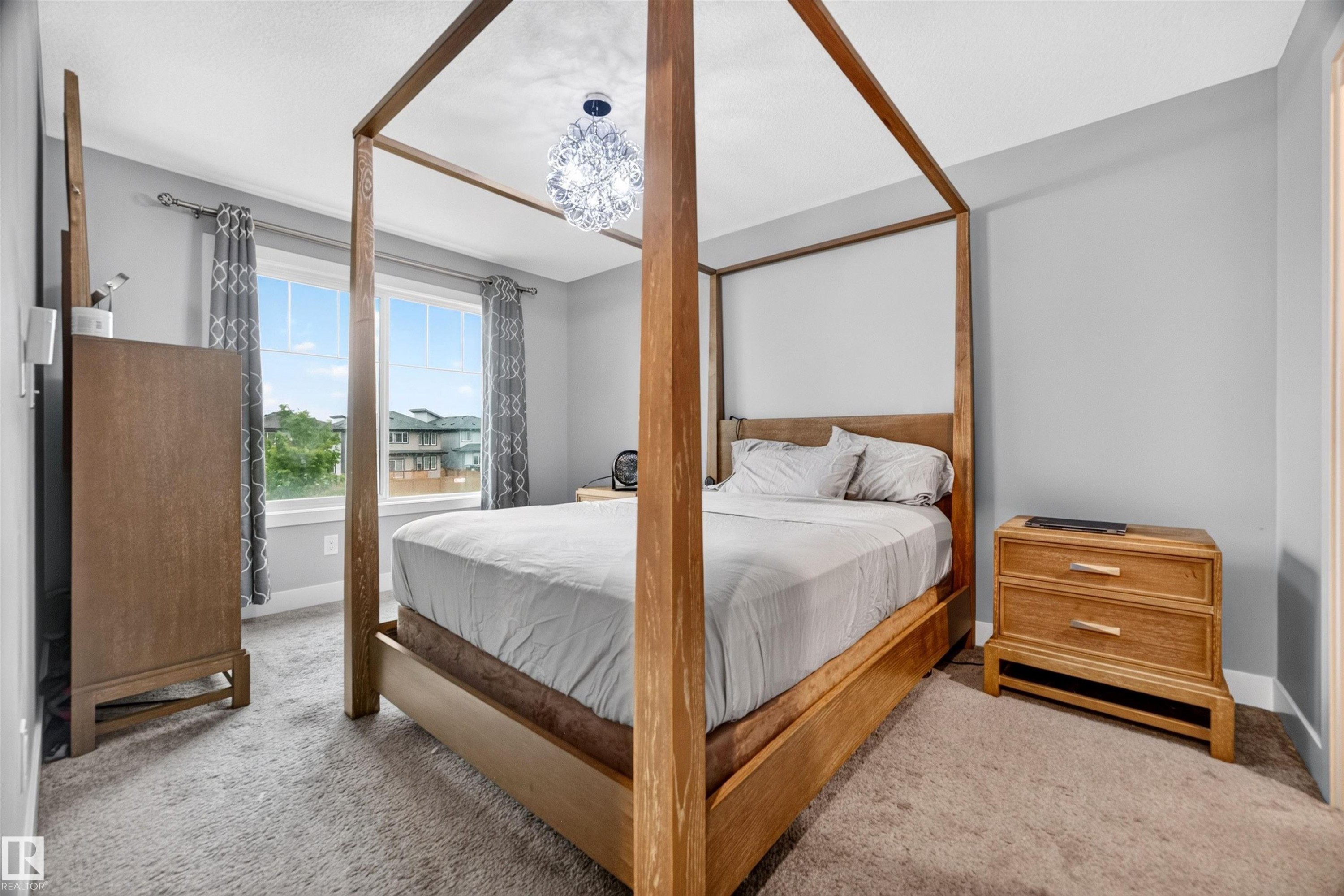 Bedroom featuring light gray wall paint and plush carpeting - 1603 158 Street, Edmonton, AB