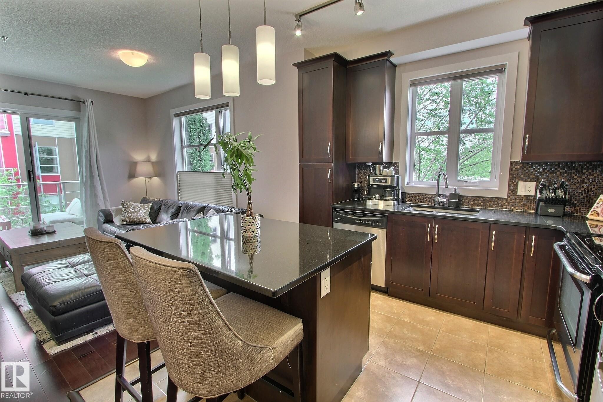 #206 2584 Anderson Wy Sw, Edmonton, AB - Indoor