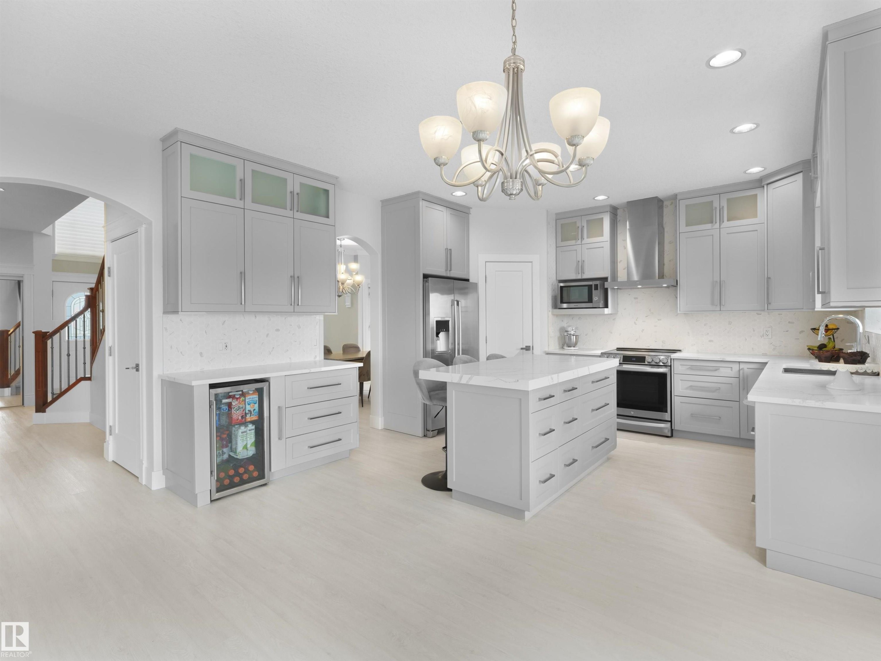 16011 46 Street, Edmonton, AB