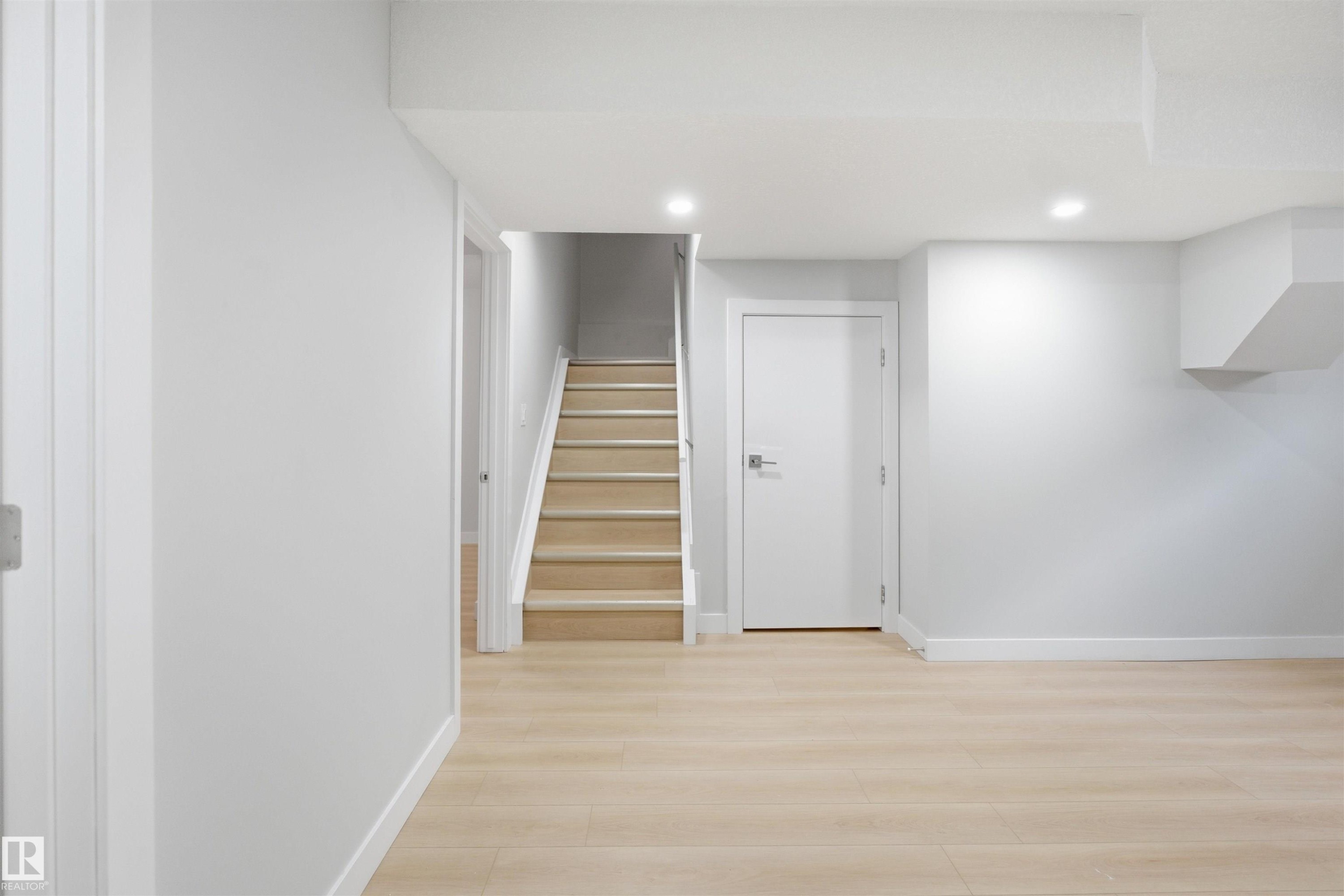 2610 33A Street, Edmonton, AB - Indoor