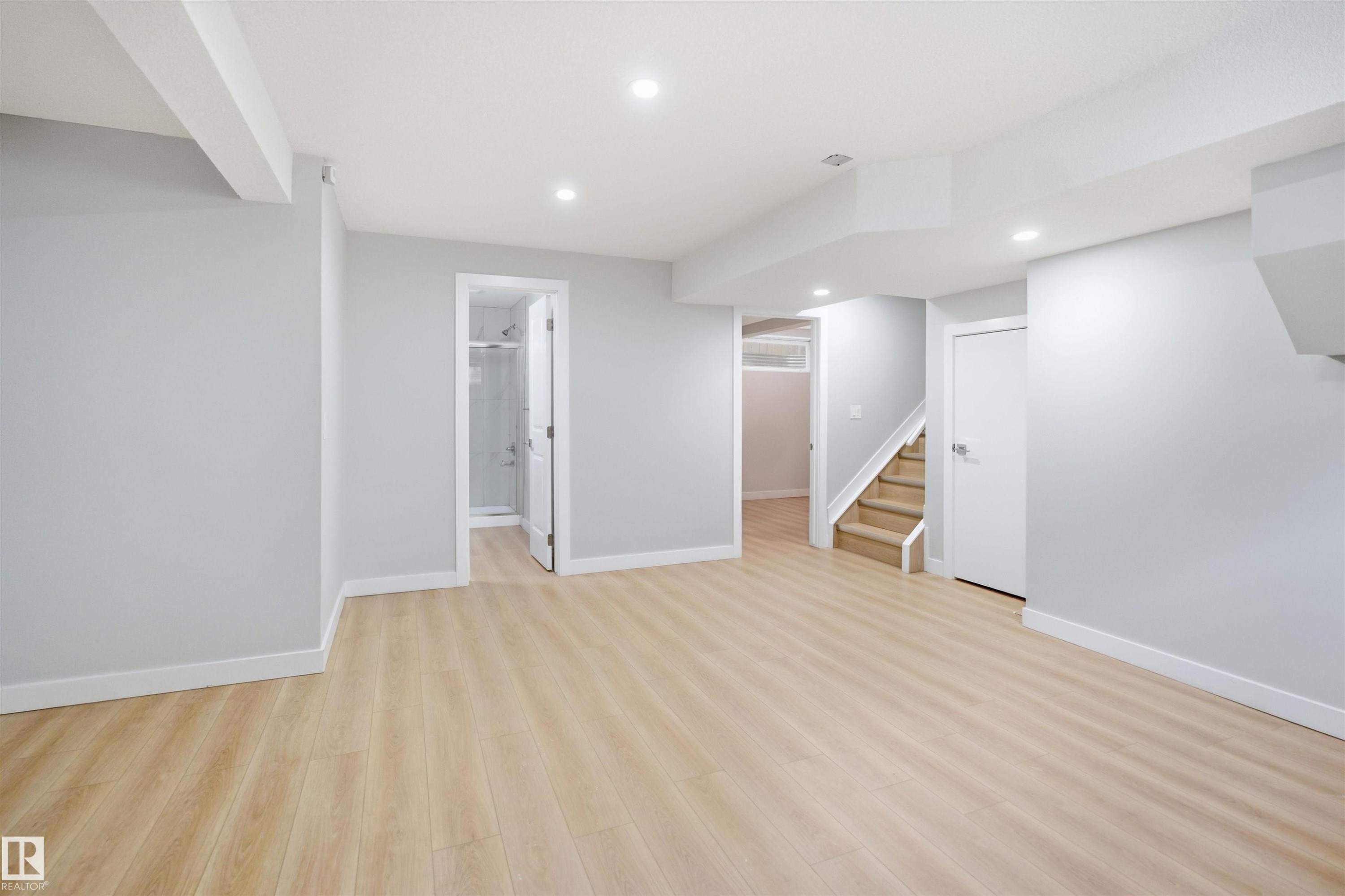 2610 33A Street, Edmonton, AB - Indoor