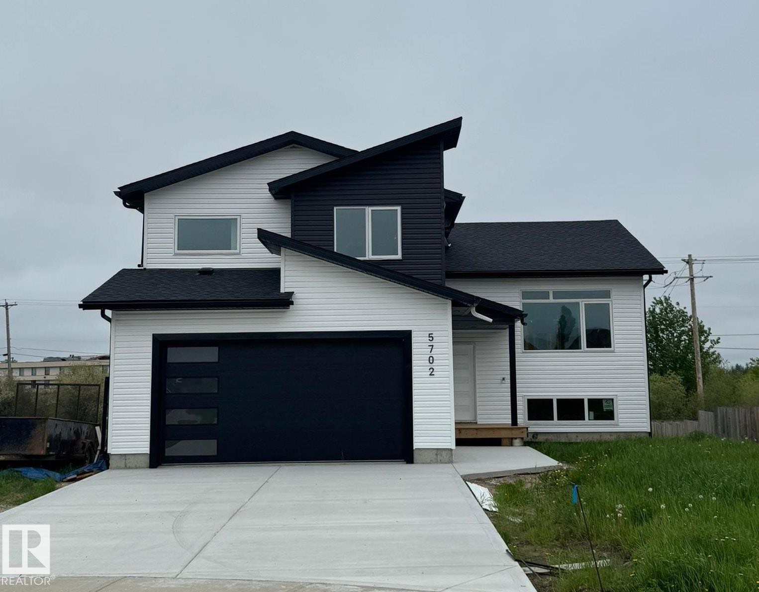 5702 Meadow Way, Cold Lake, AB
