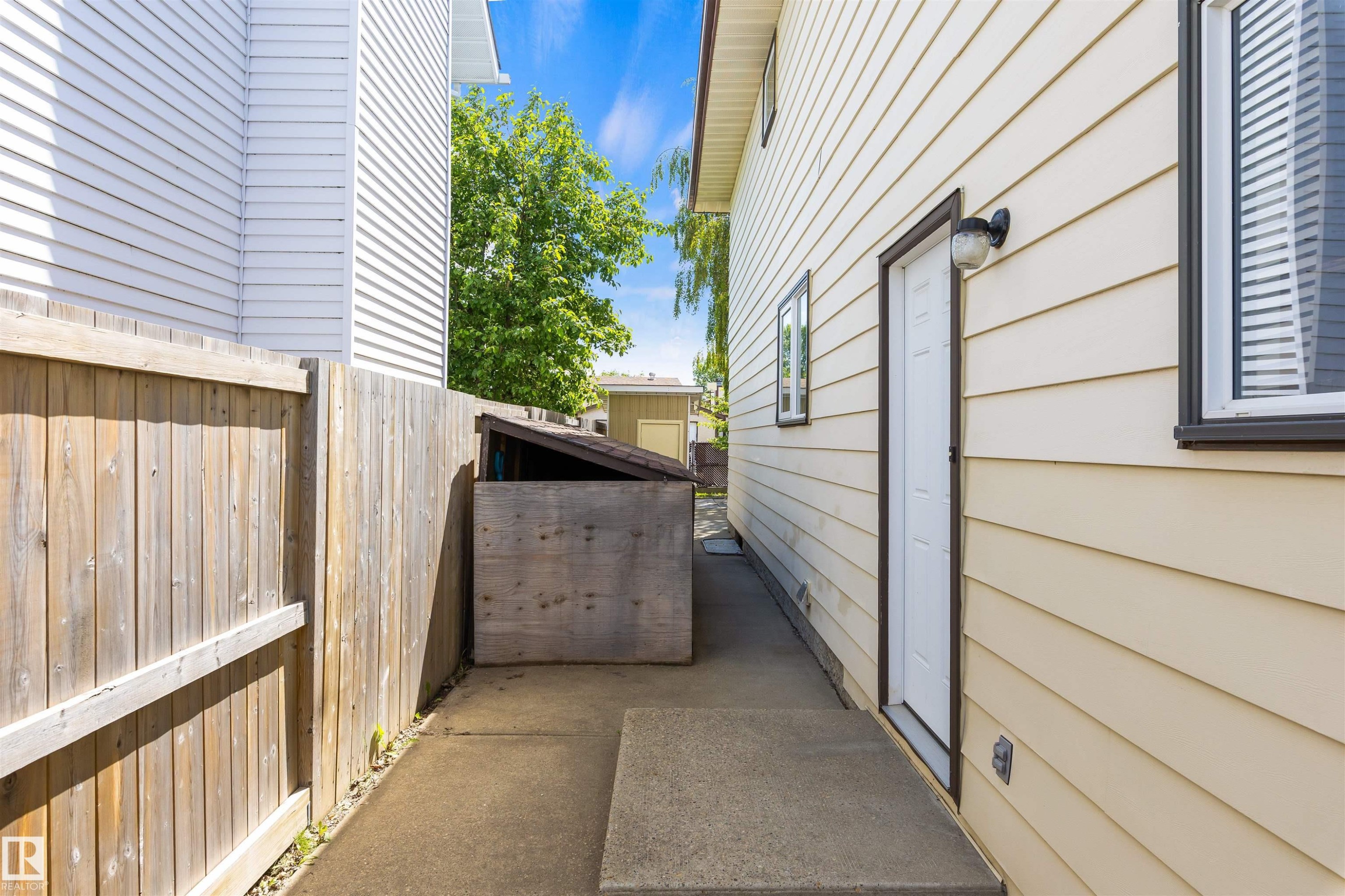 9231 169 Avenue, Edmonton, AB