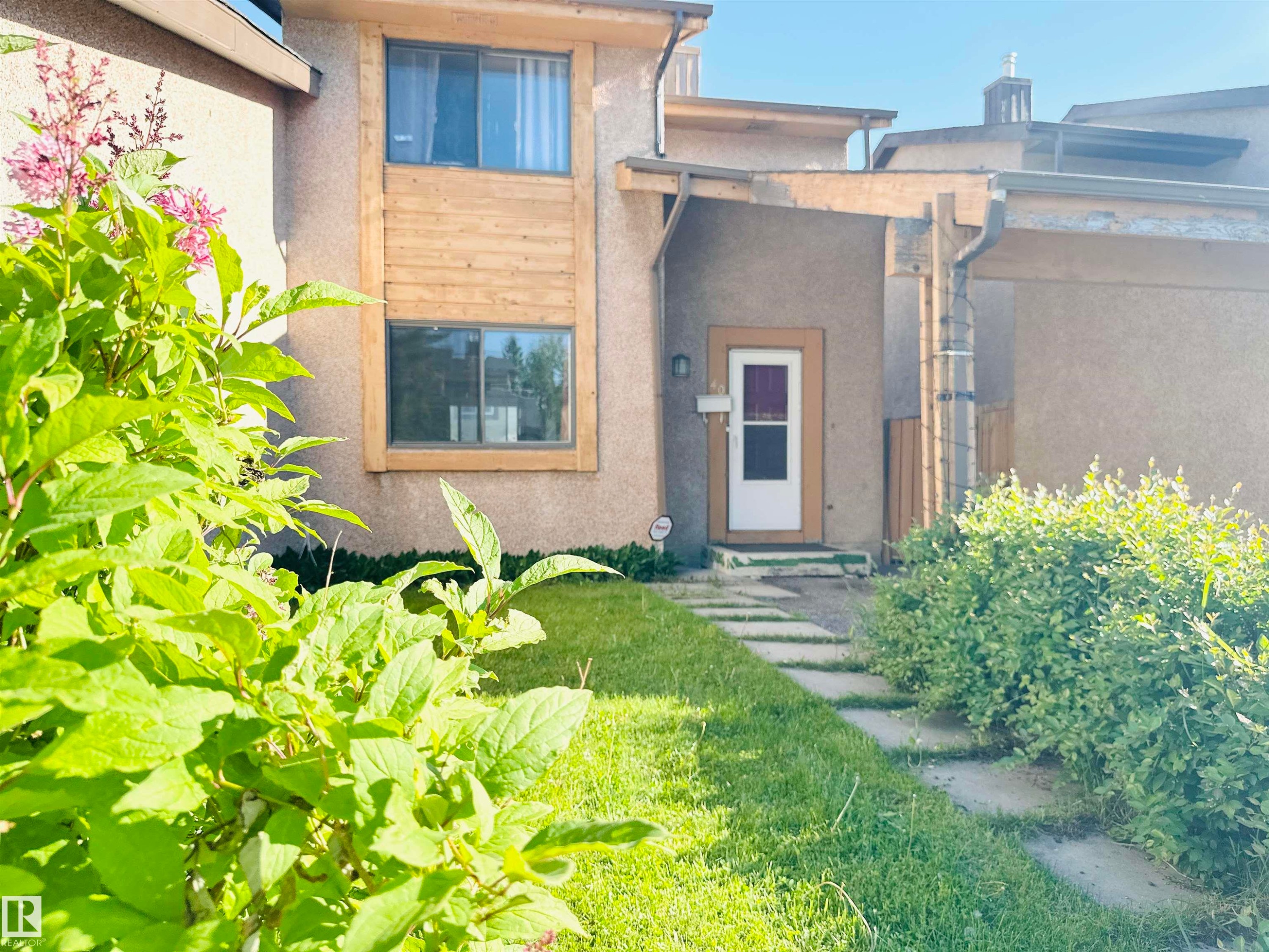 40 Pinecliff Close Ne, Calgary, AB