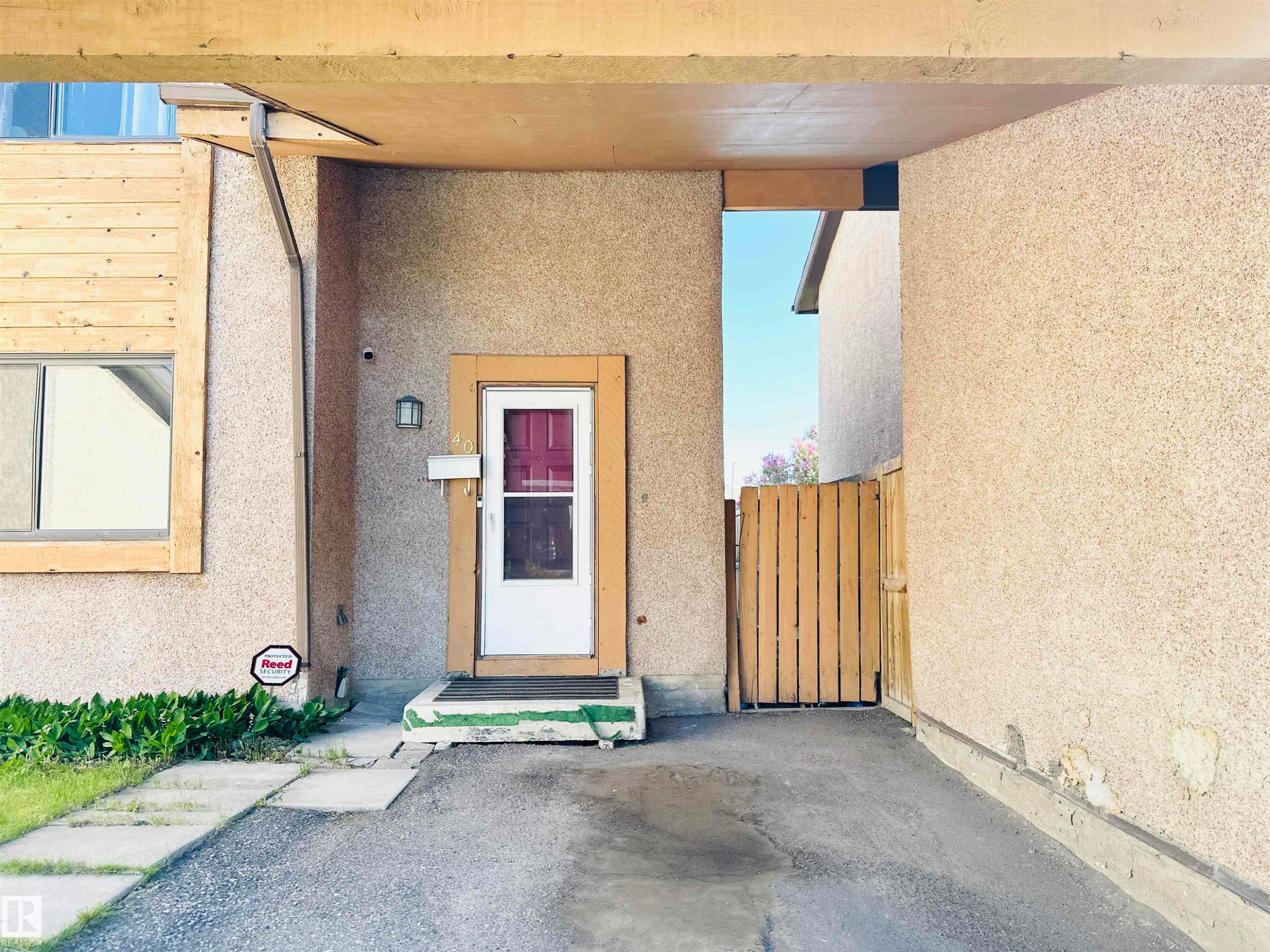 40 Pinecliff Close Ne, Calgary, AB