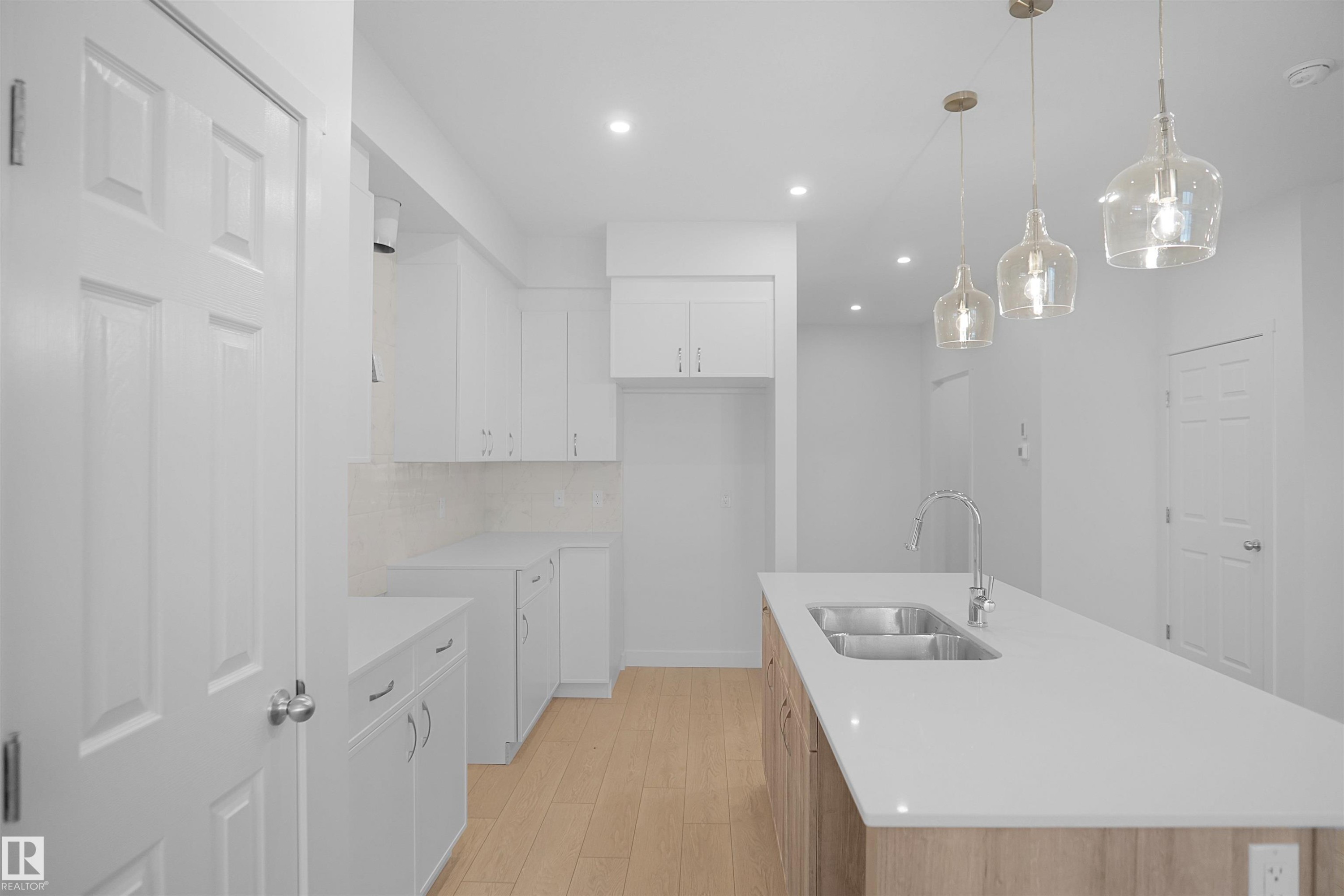 20924 16 Avenue, Edmonton, AB