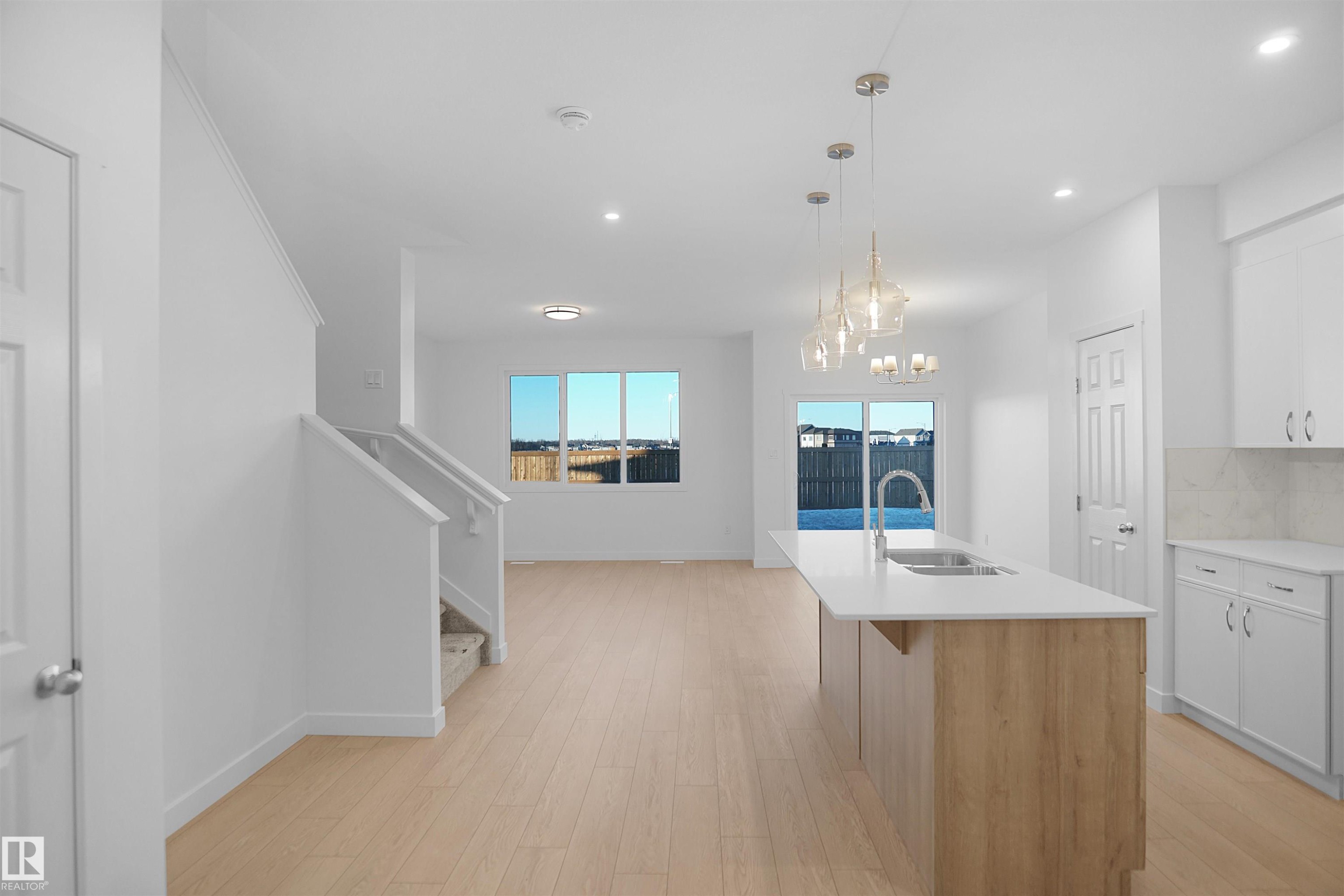 20924 16 Avenue, Edmonton, AB