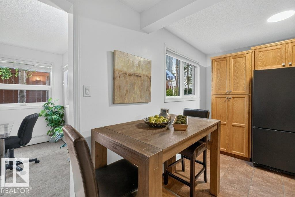 #3 10160 119 St Nw, Edmonton, AB - Indoor Photo Showing Dining Room