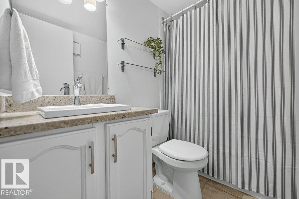 #3 10160 119 St Nw, Edmonton, AB - Indoor Photo Showing Bathroom