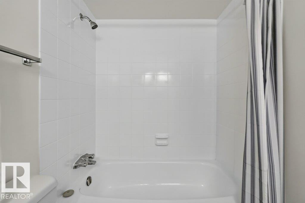 #3 10160 119 St Nw, Edmonton, AB - Indoor Photo Showing Bathroom