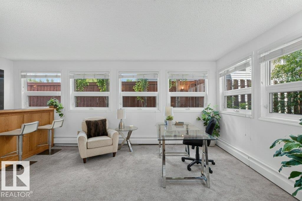 #3 10160 119 St Nw, Edmonton, AB - Indoor
