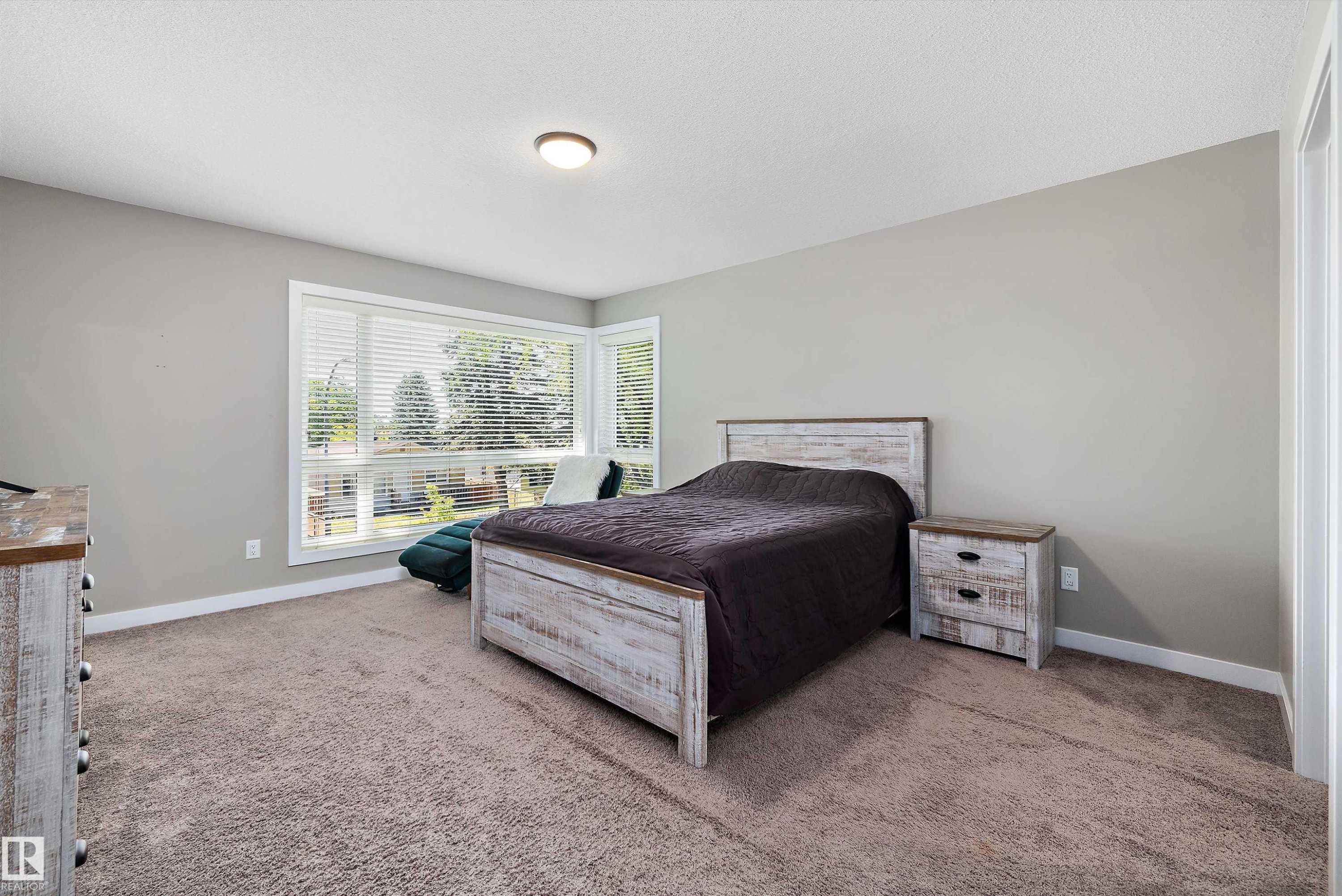 12211 57 Street, Edmonton, AB