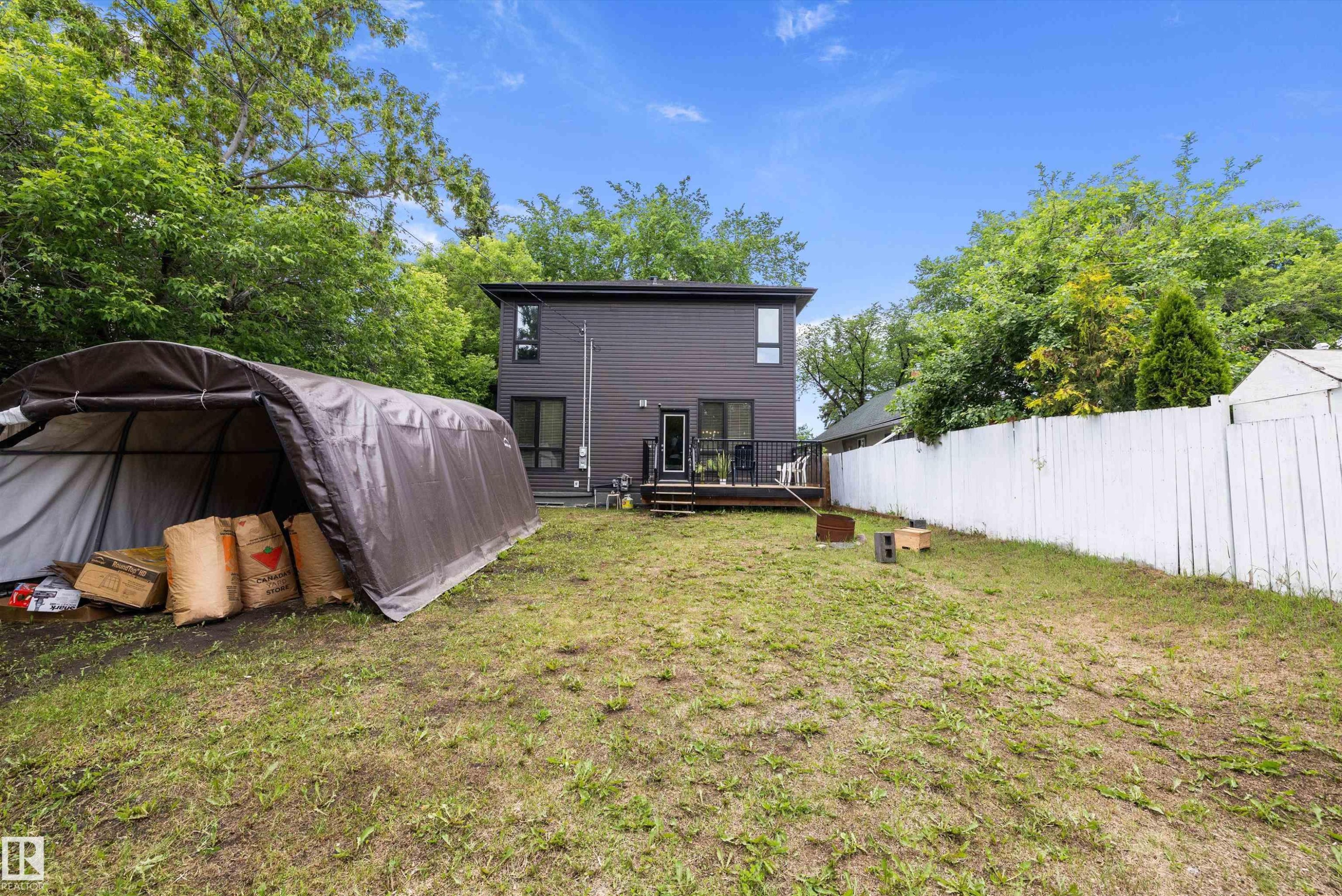12211 57 Street, Edmonton, AB