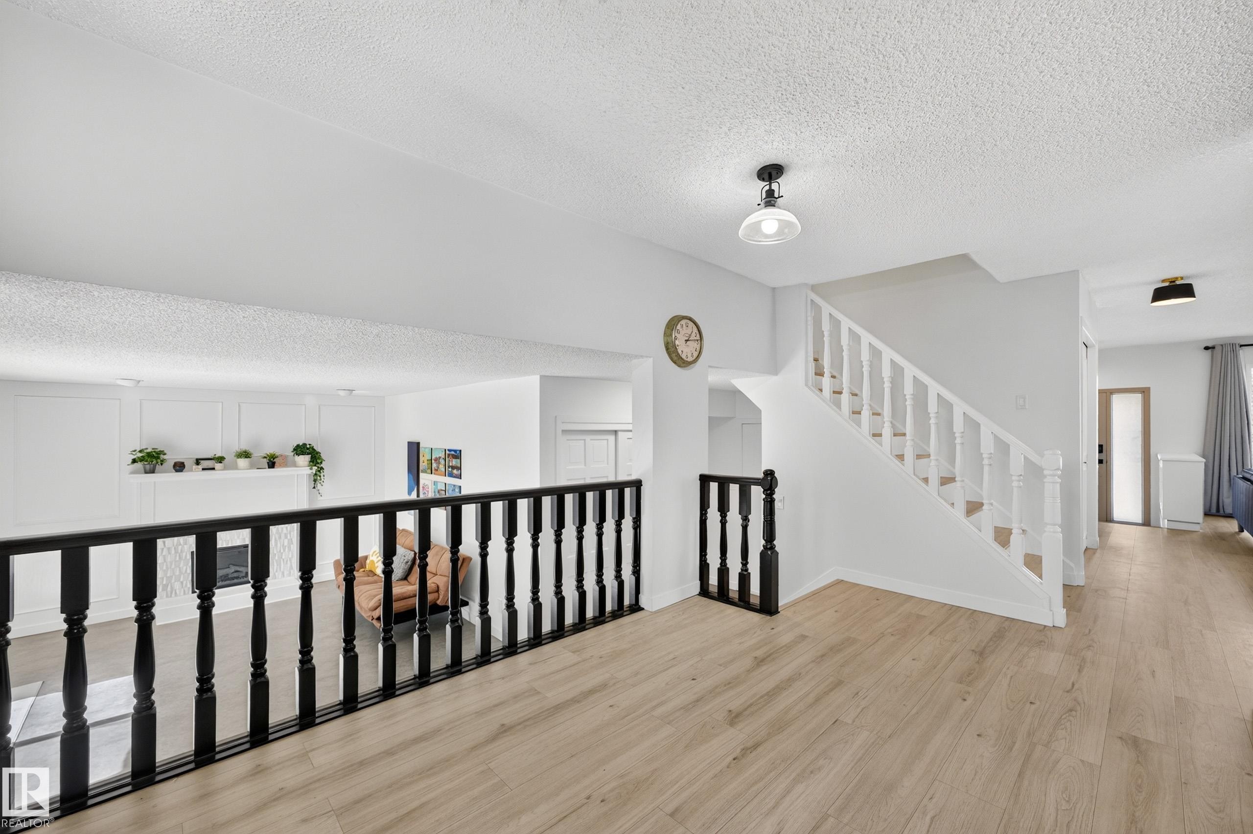 55 Ekota Crescent Nw, Edmonton, AB - Indoor Photo Showing Other Room