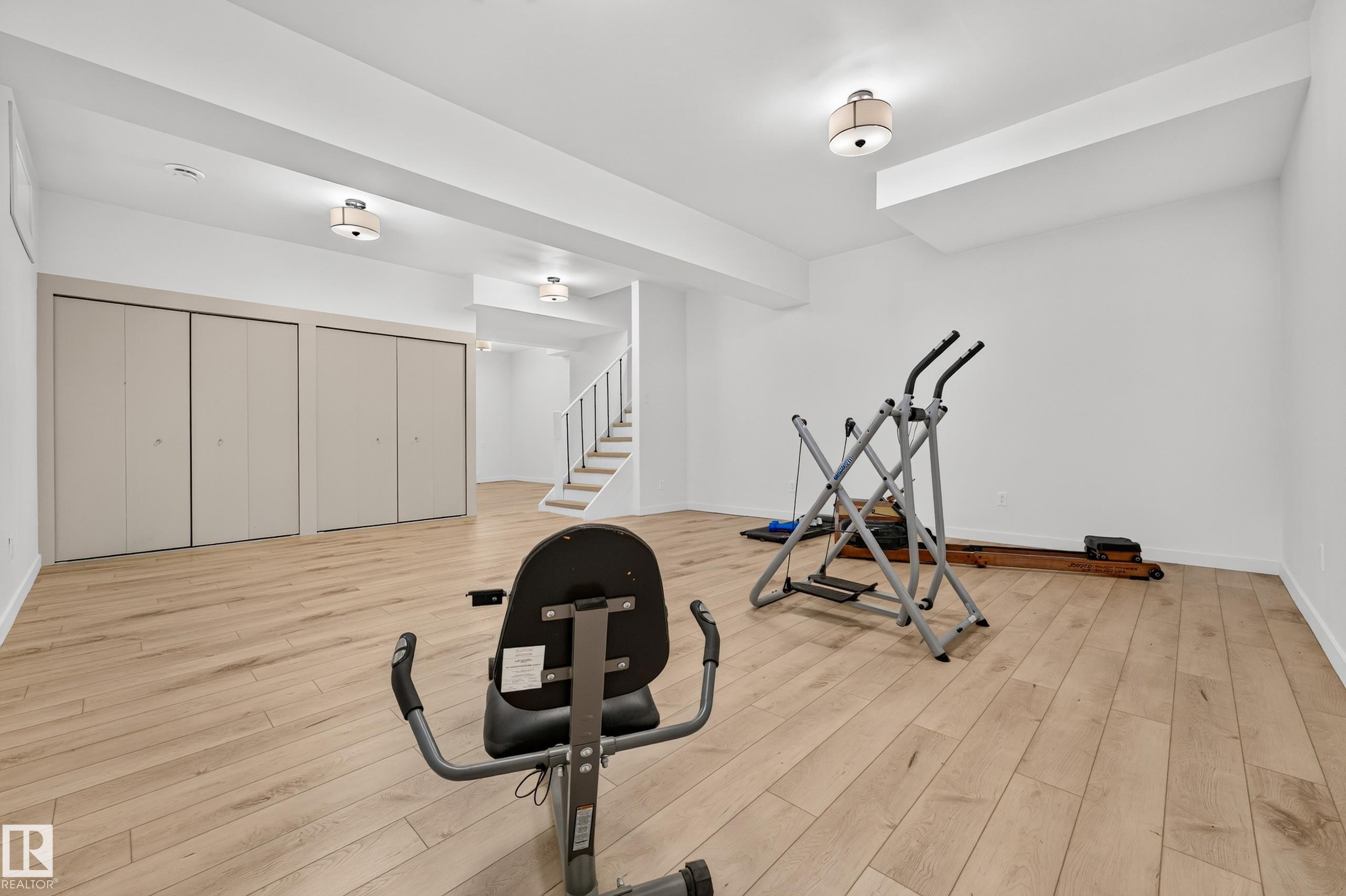 55 Ekota Crescent Nw, Edmonton, AB - Indoor Photo Showing Gym Room