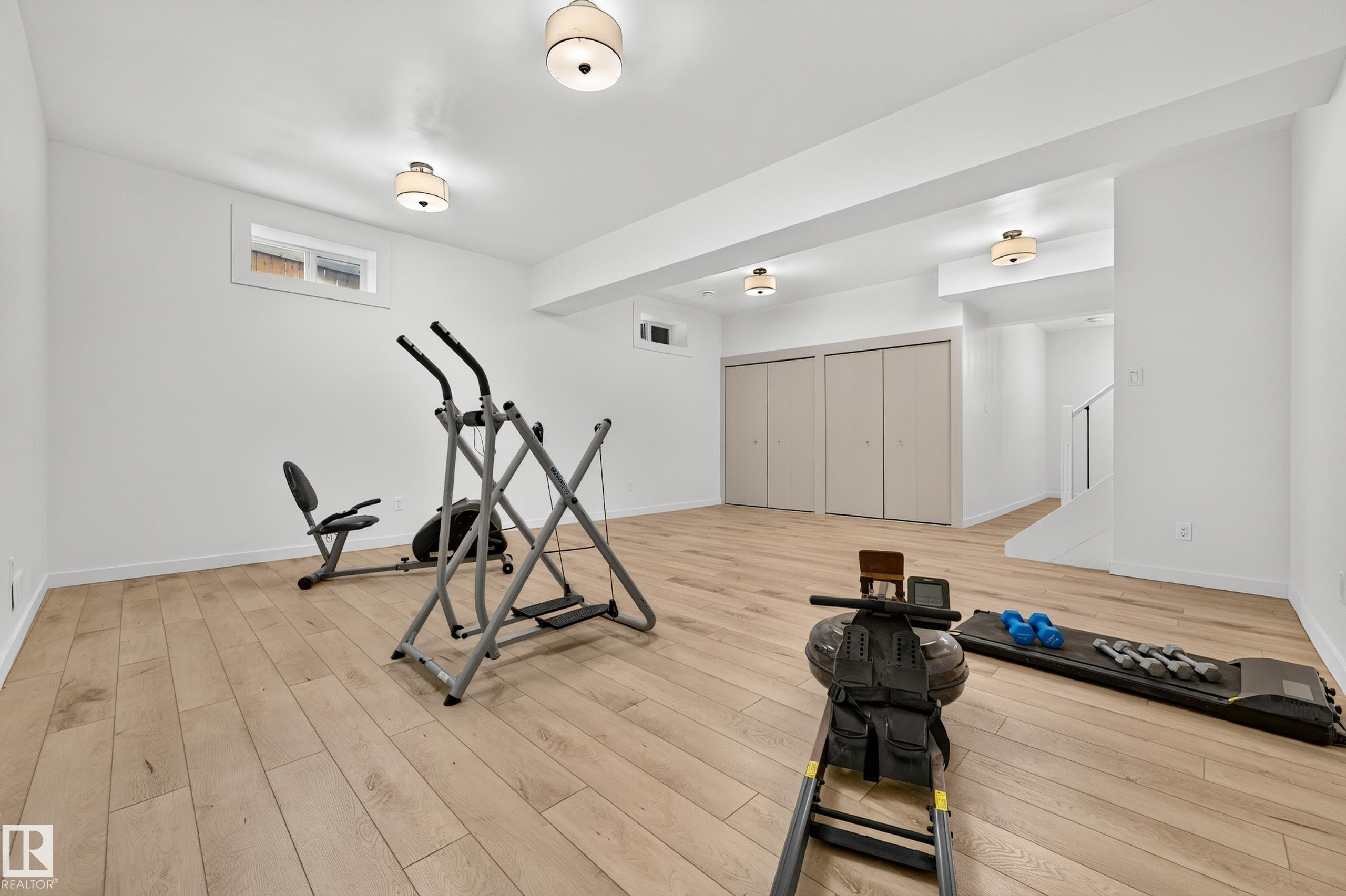 55 Ekota Crescent Nw, Edmonton, AB - Indoor Photo Showing Gym Room