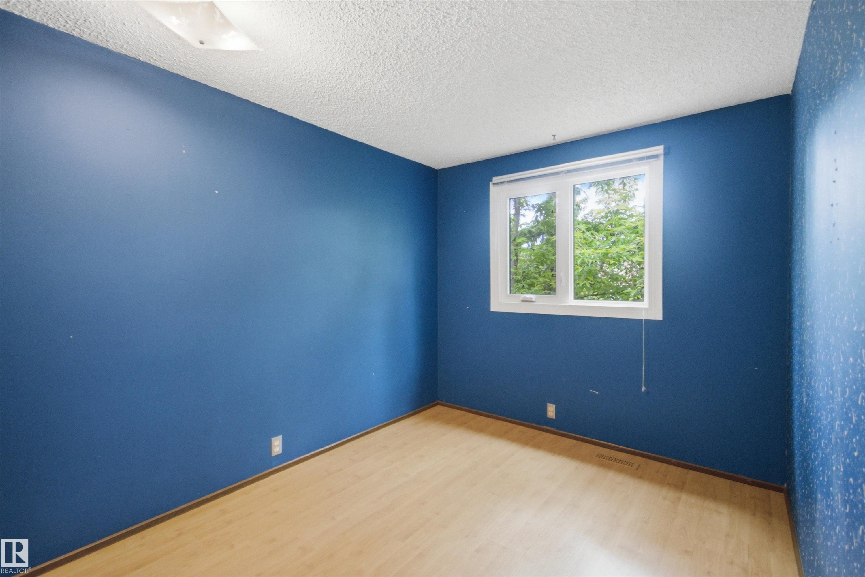 3310 48 Street, Edmonton, AB