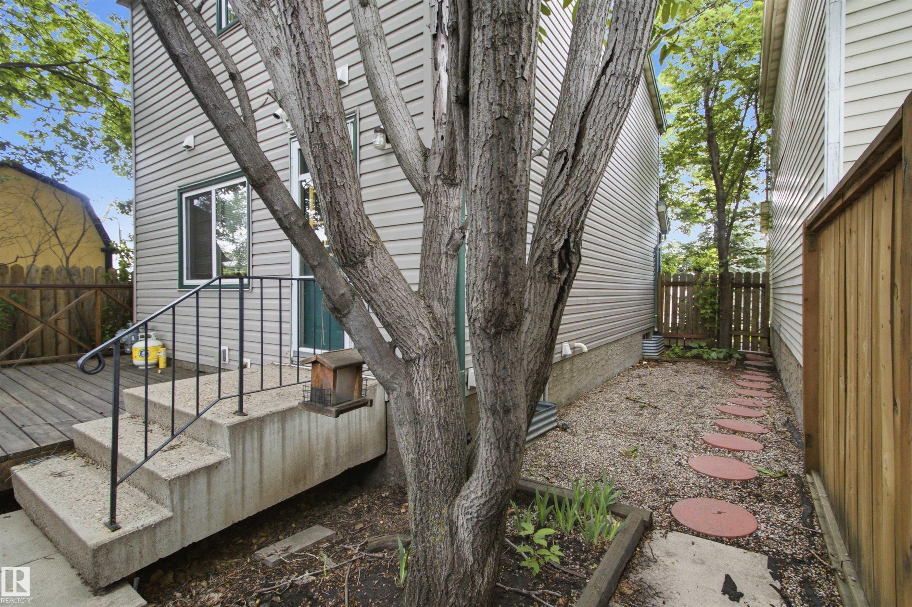 3310 48 Street, Edmonton, AB
