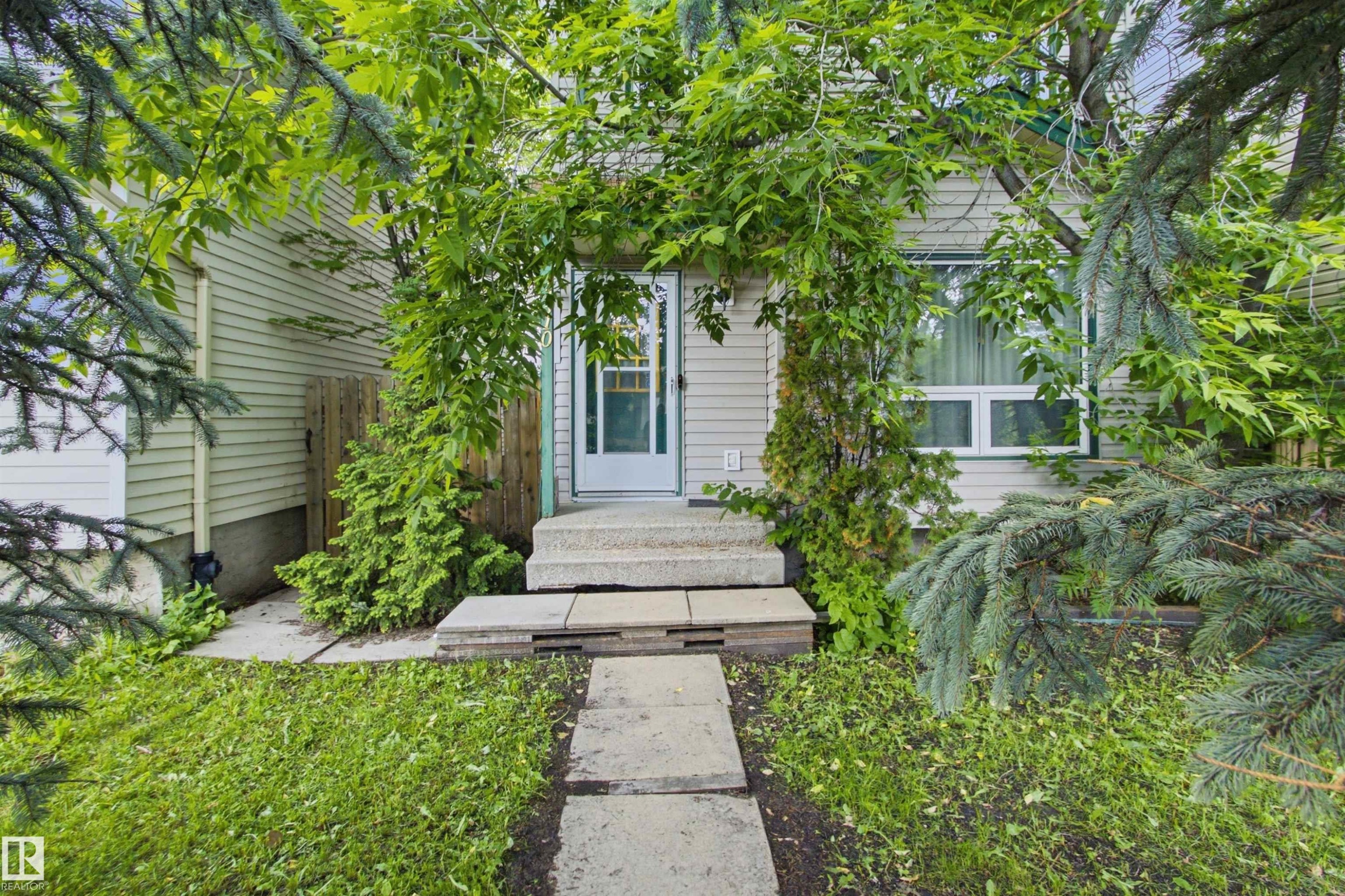 3310 48 Street, Edmonton, AB