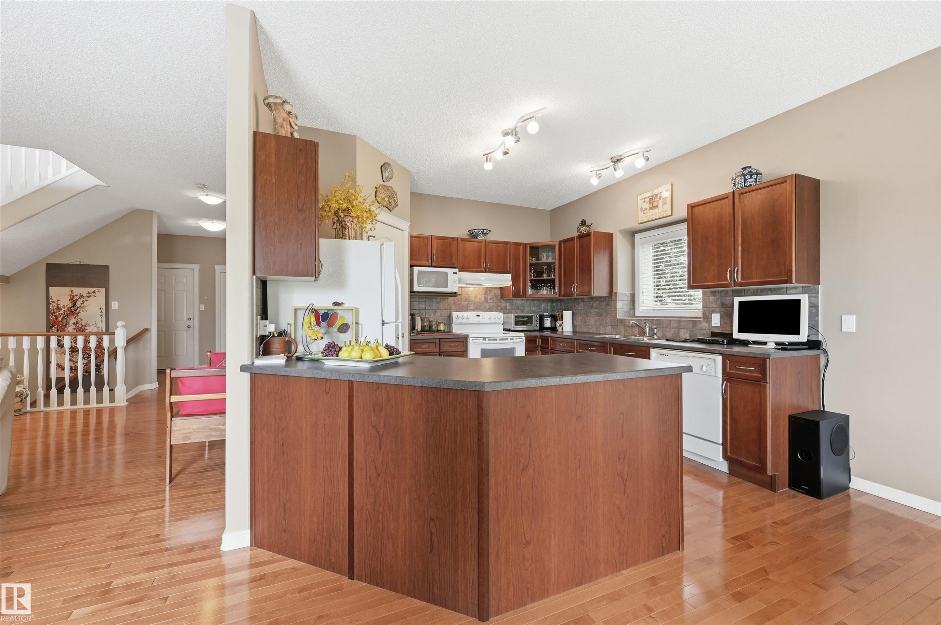 1 577 Butterworth Way, Edmonton, AB