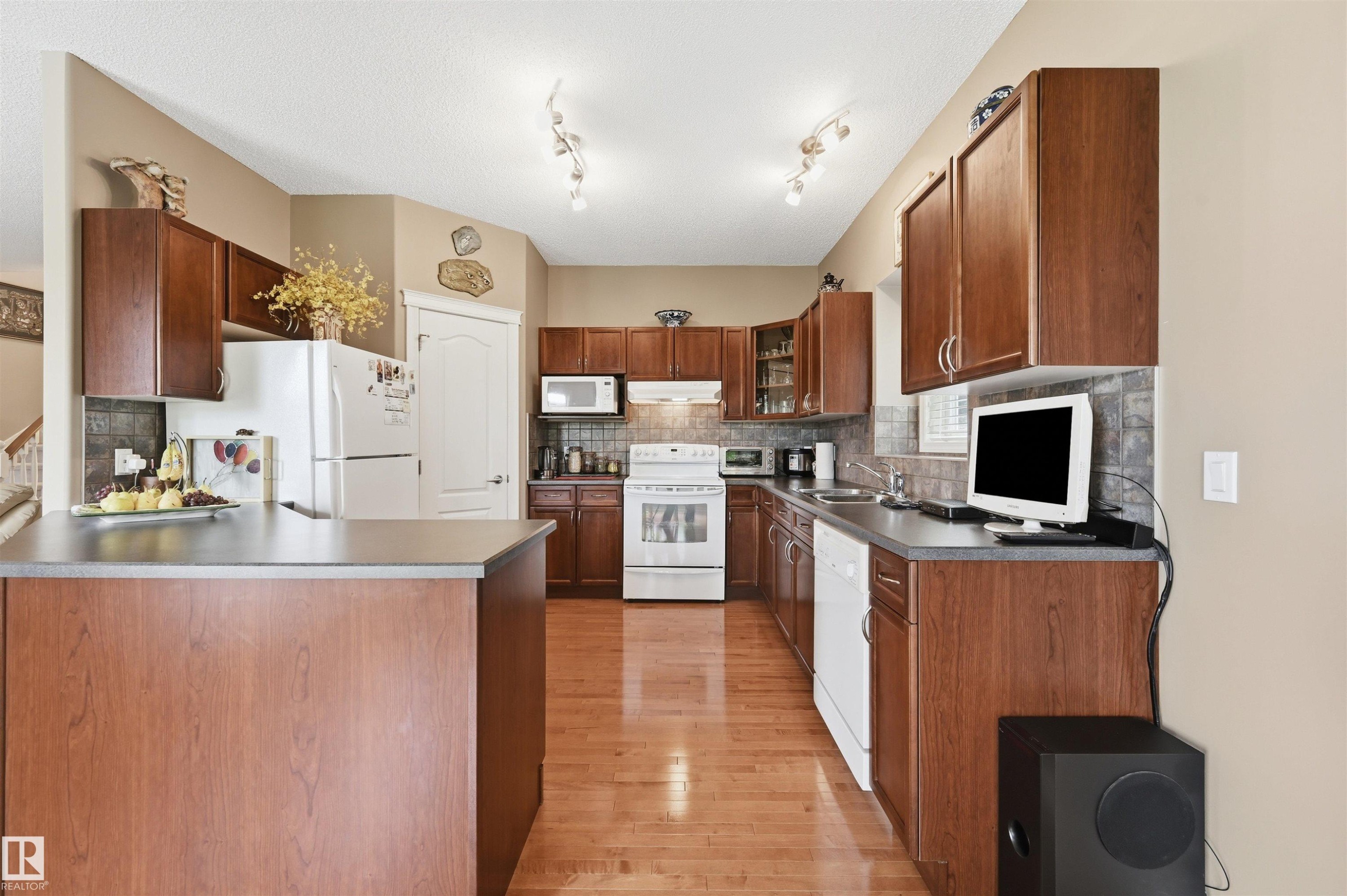 1 577 Butterworth Way, Edmonton, AB